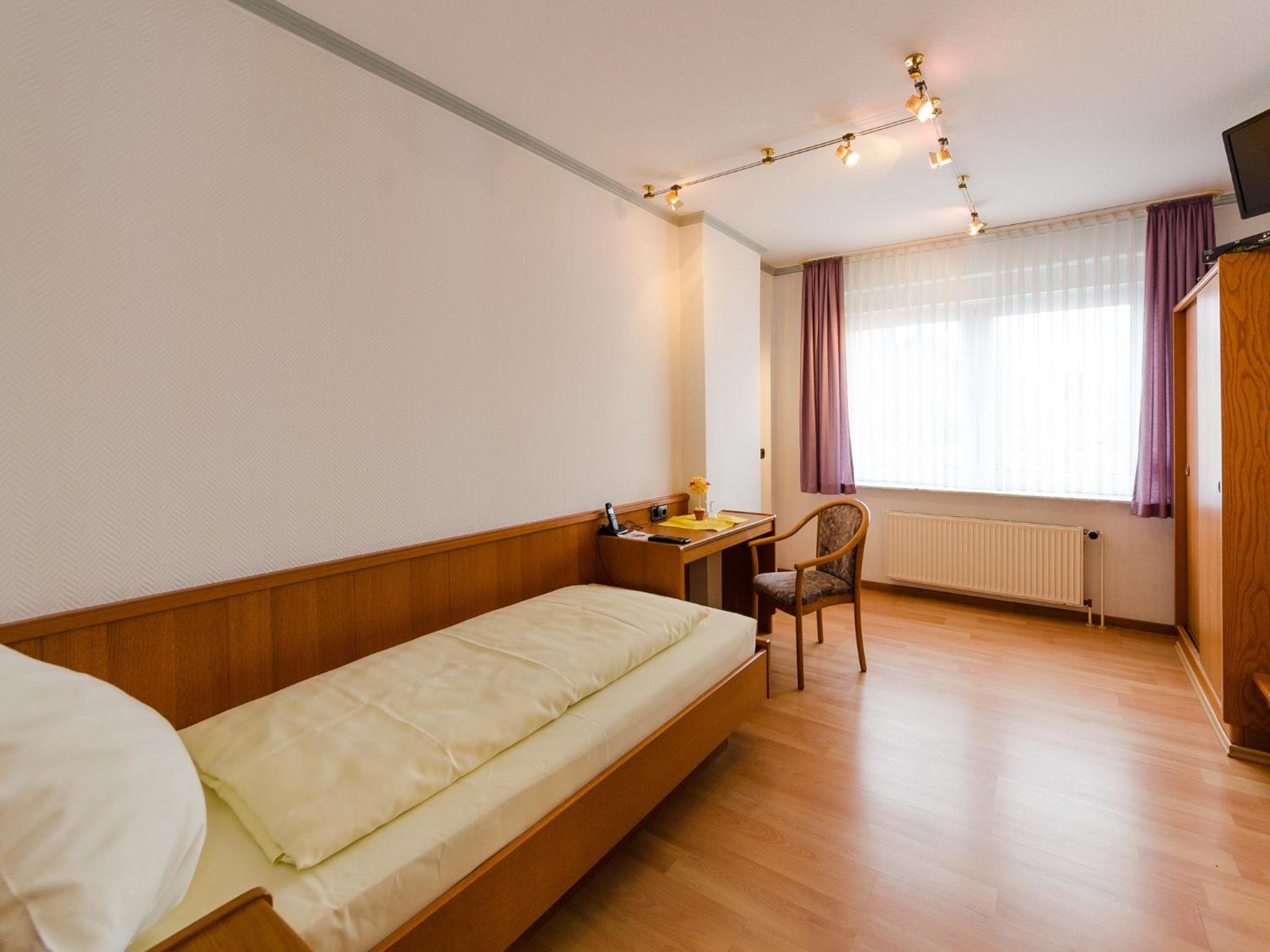 Single Room photo 3
