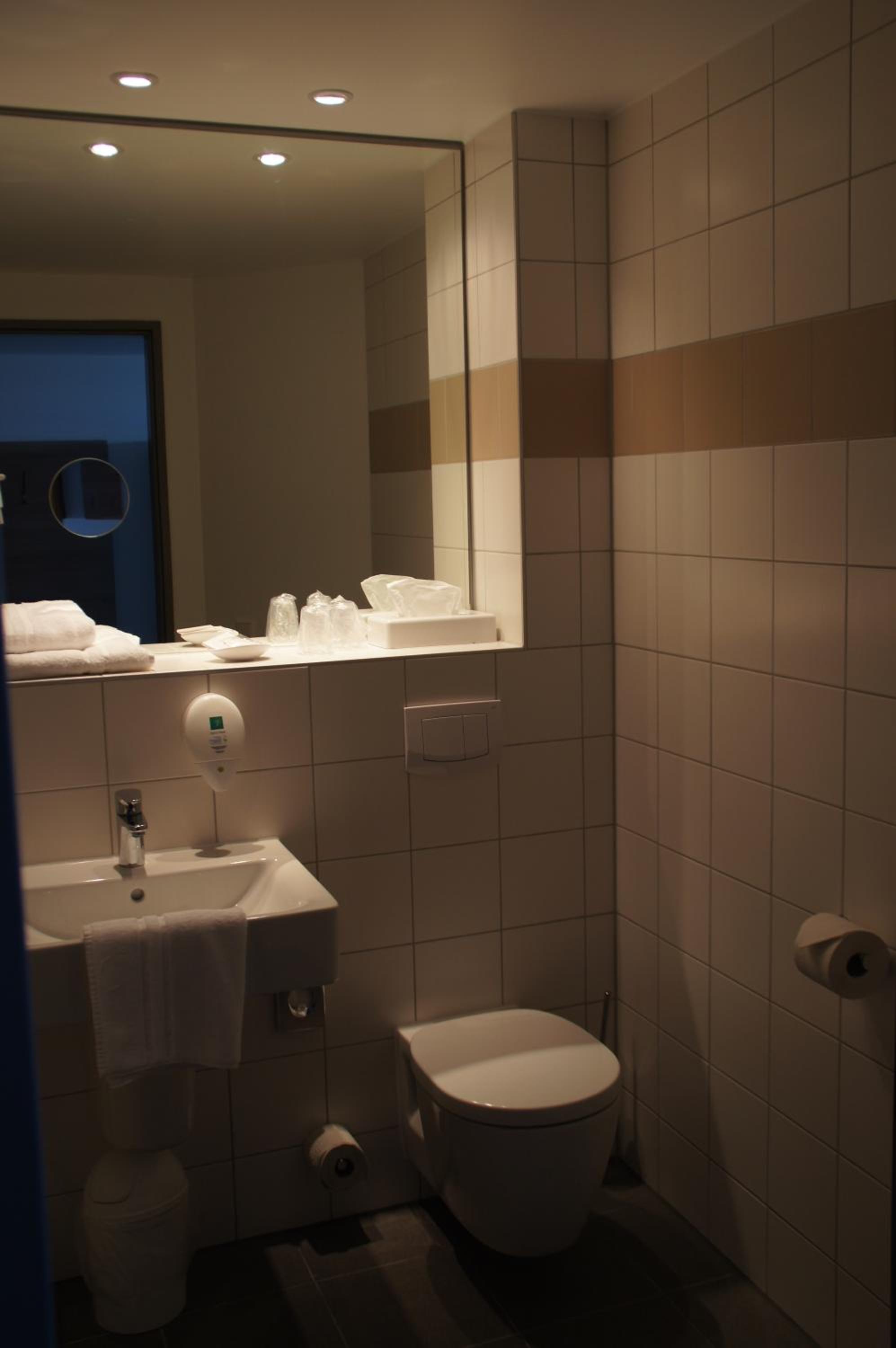 Basic Triple Room photo 2