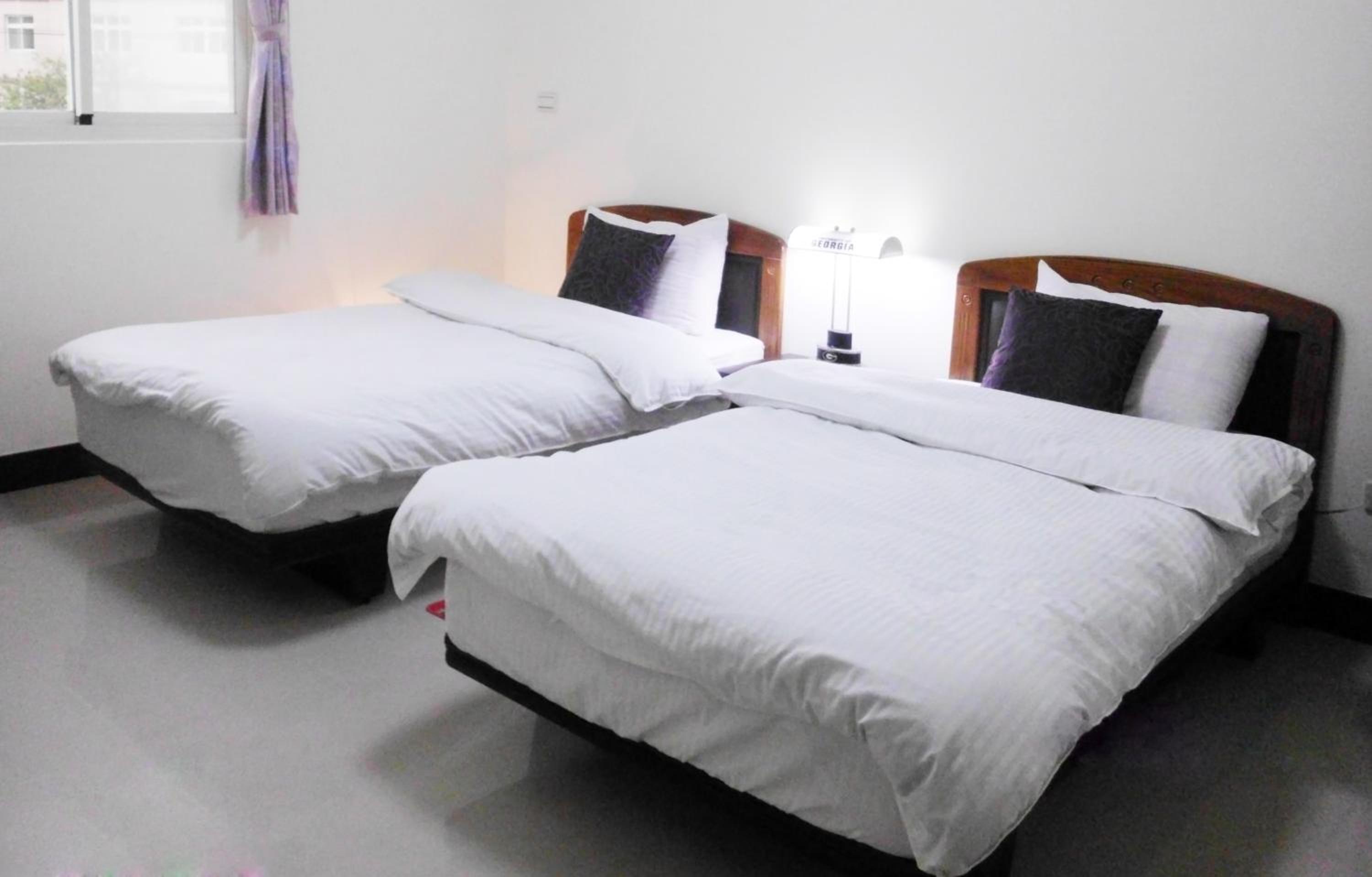 Double or Twin Room with Shared Bathroom photo 1