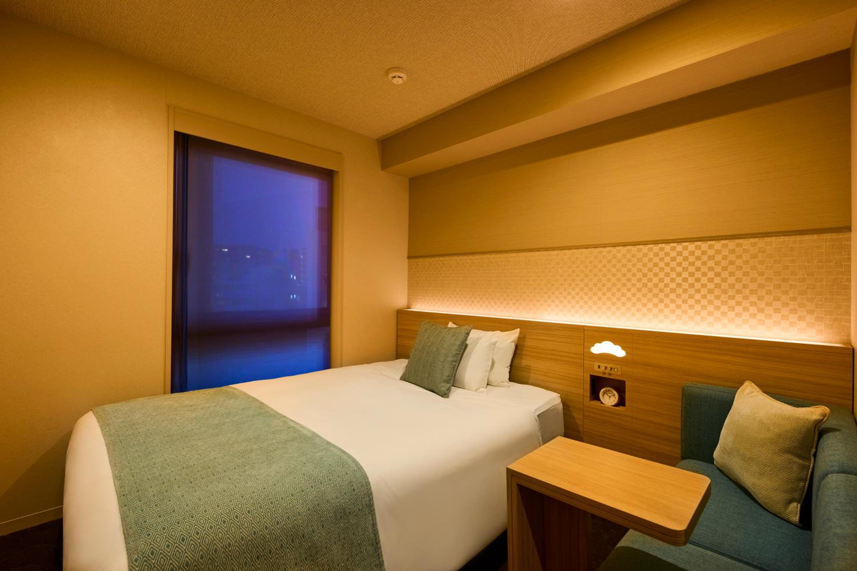 Single Room with Bathroom photo 2