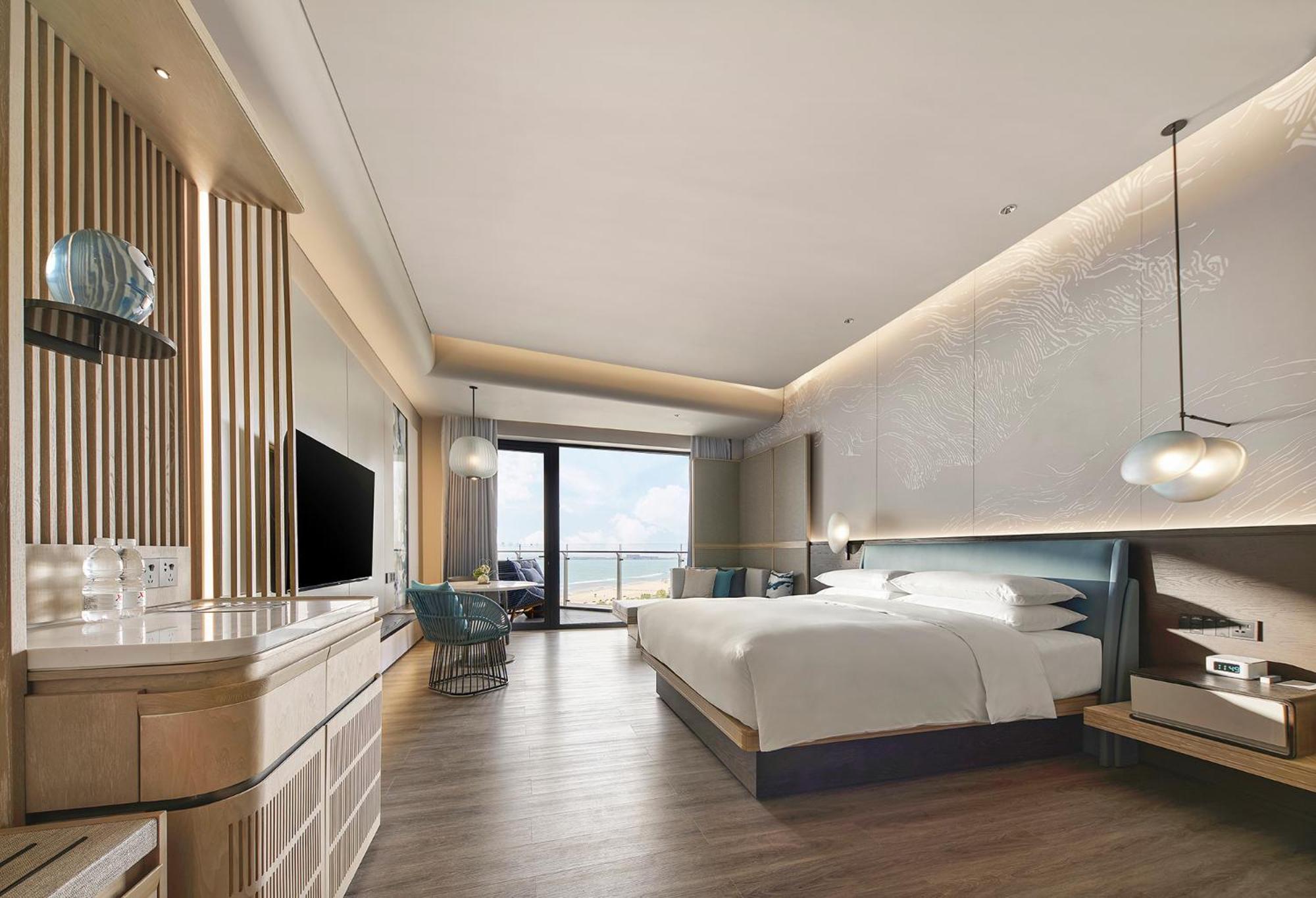 Deluxe King Room with Ocean View - Photo 1