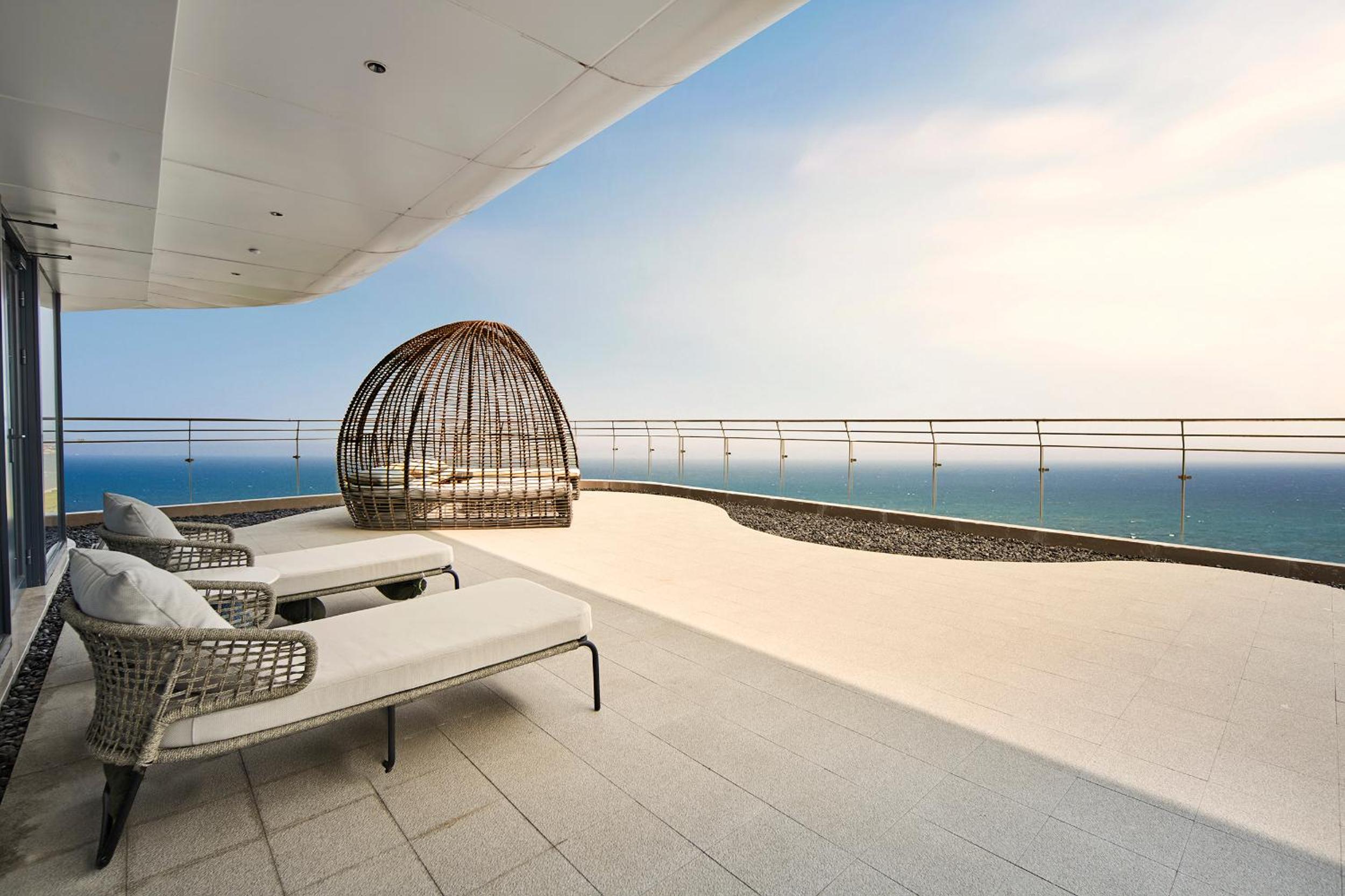 Terrace King Suite with Balcony and Ocean View - Photo 7