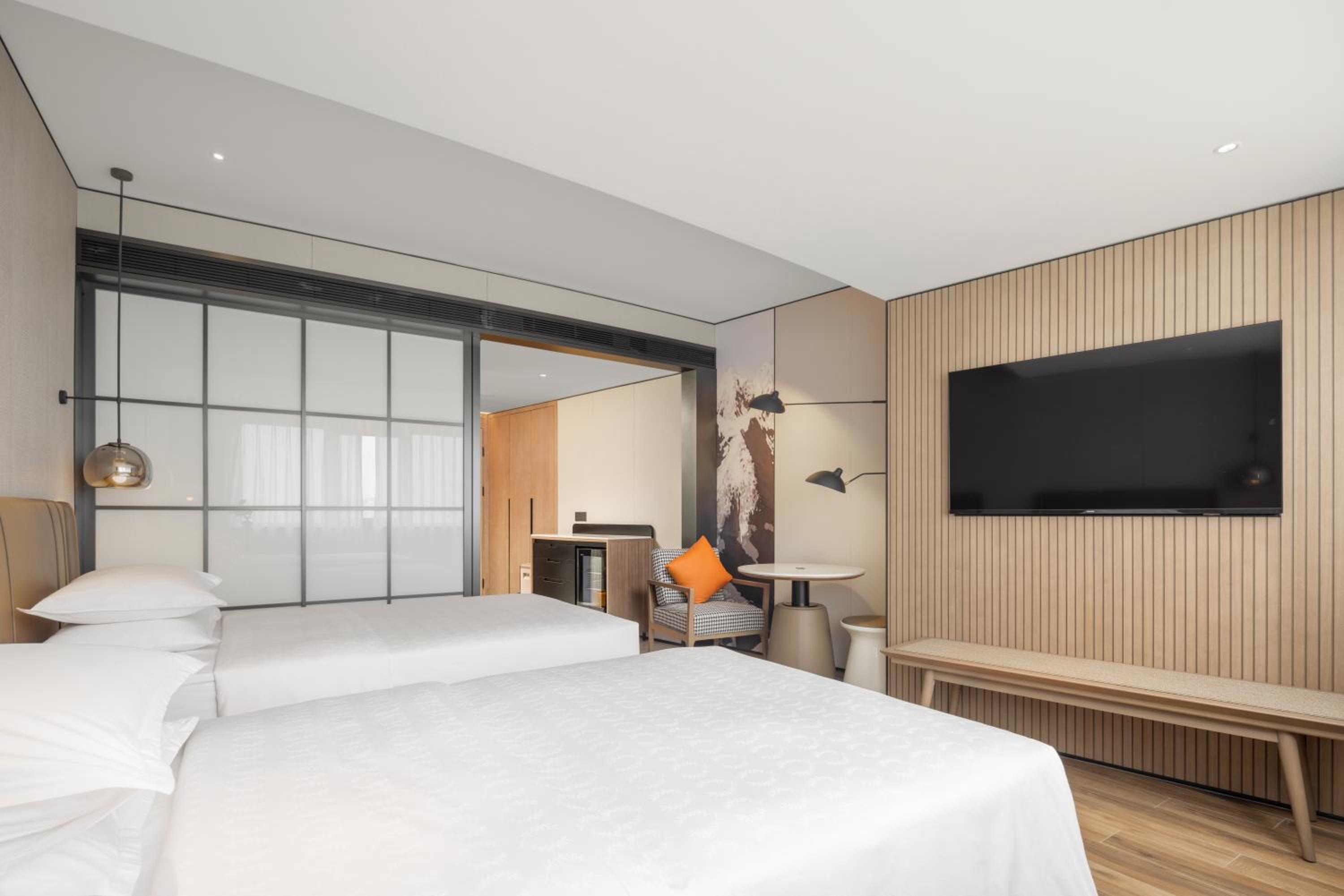 Deluxe Twin Bed Room - Photo 1