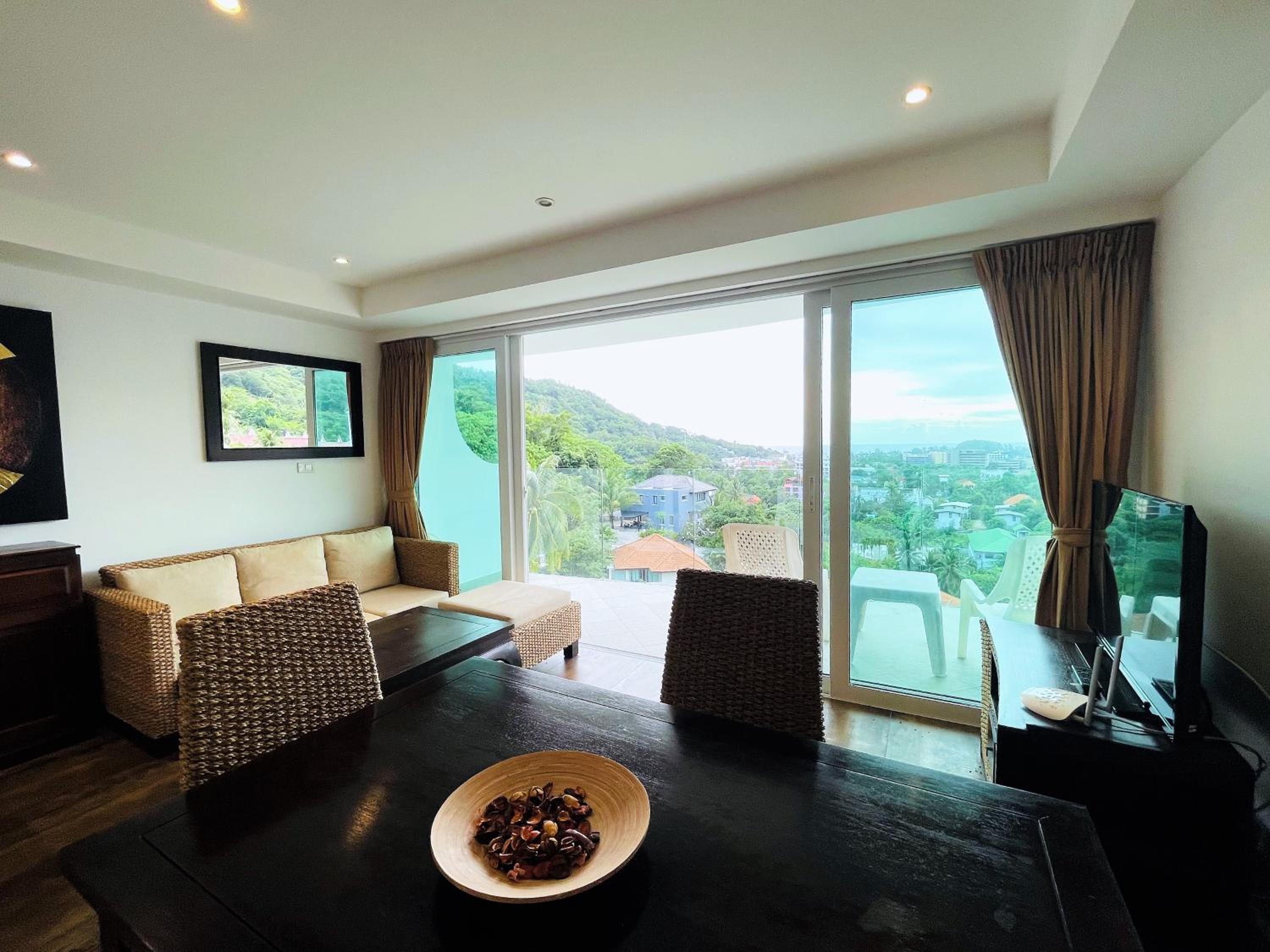 Apartment with Balcony photo 1