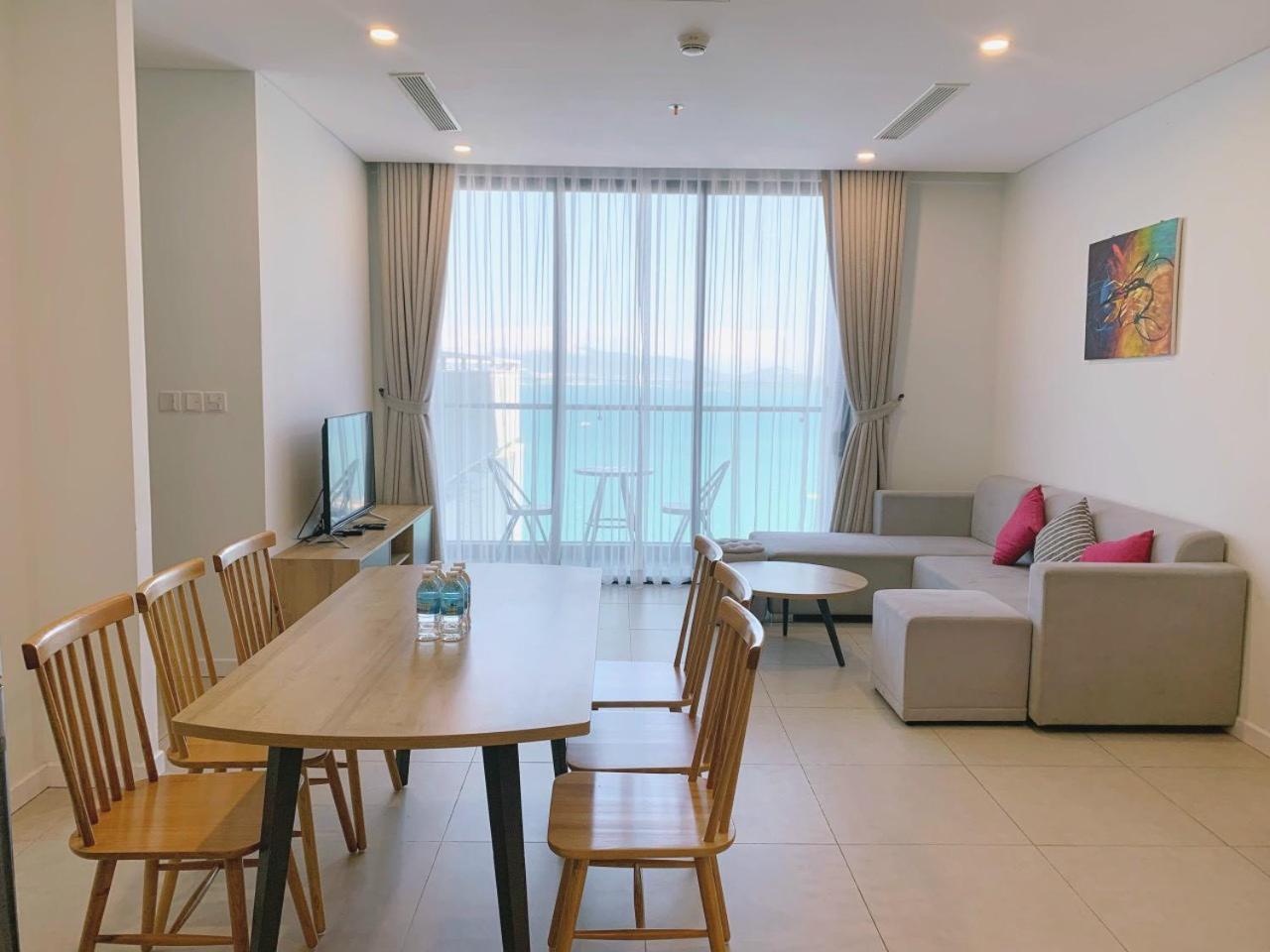 Three-Bedroom Apartment with Sea View photo 3