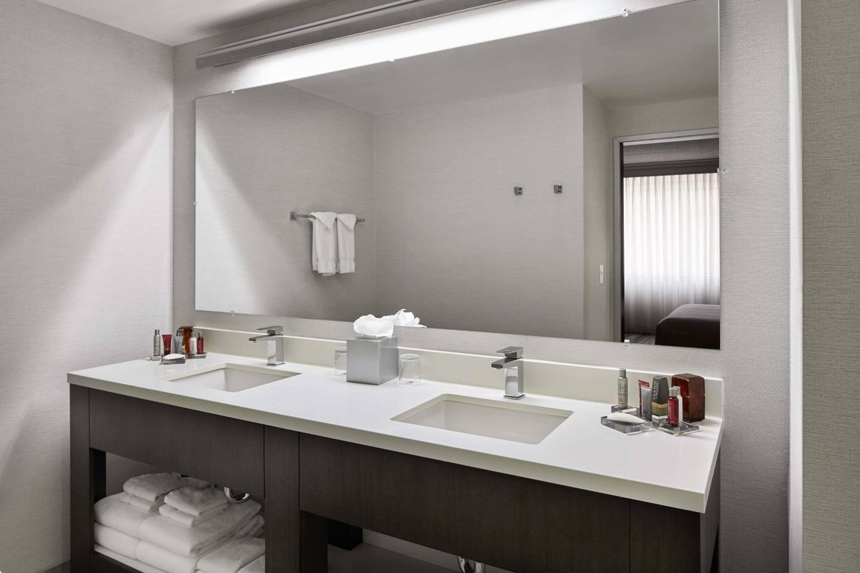 Double Room with Two Double Beds - Photo 3