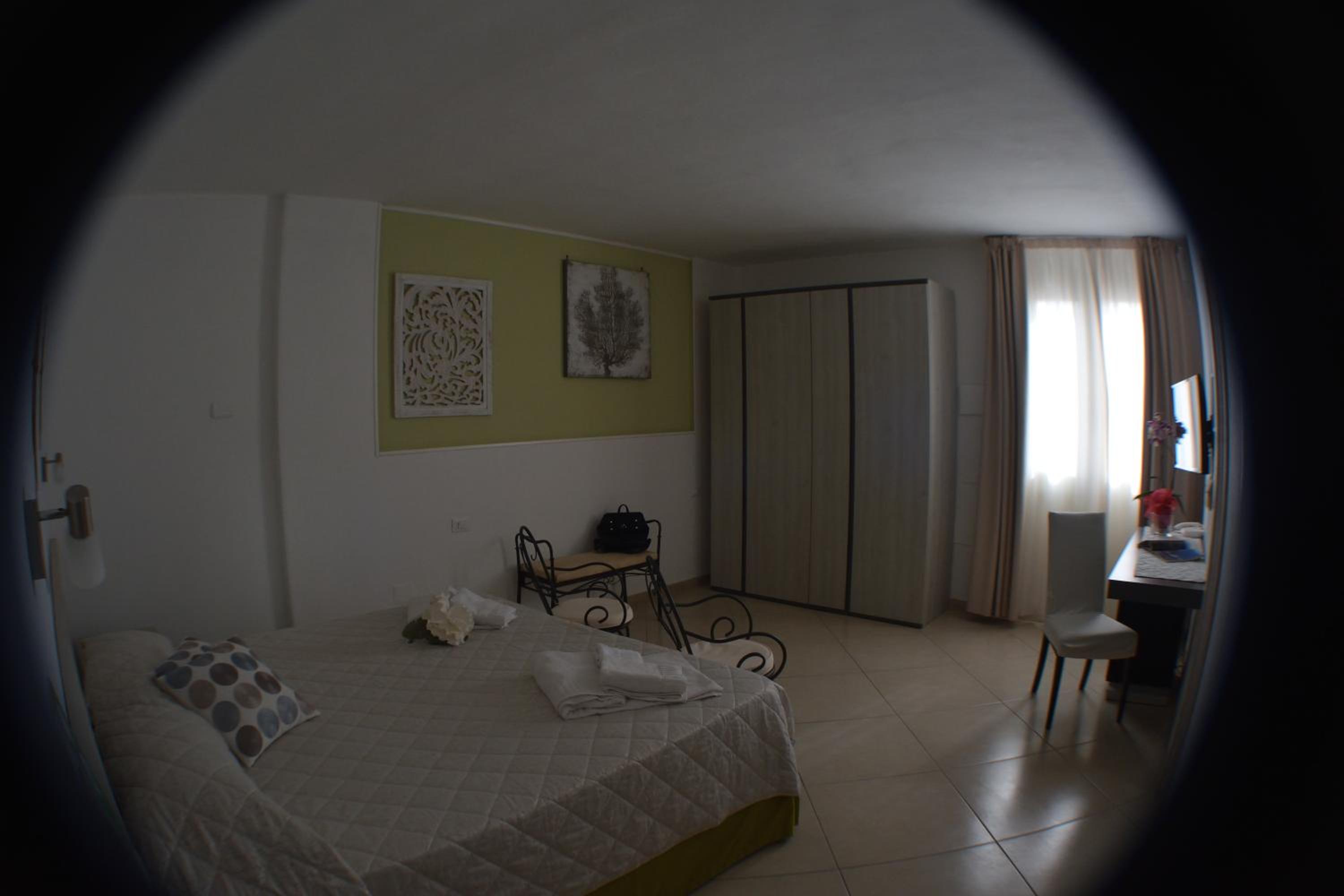 Deluxe Double or Twin Room with Balcony photo 2