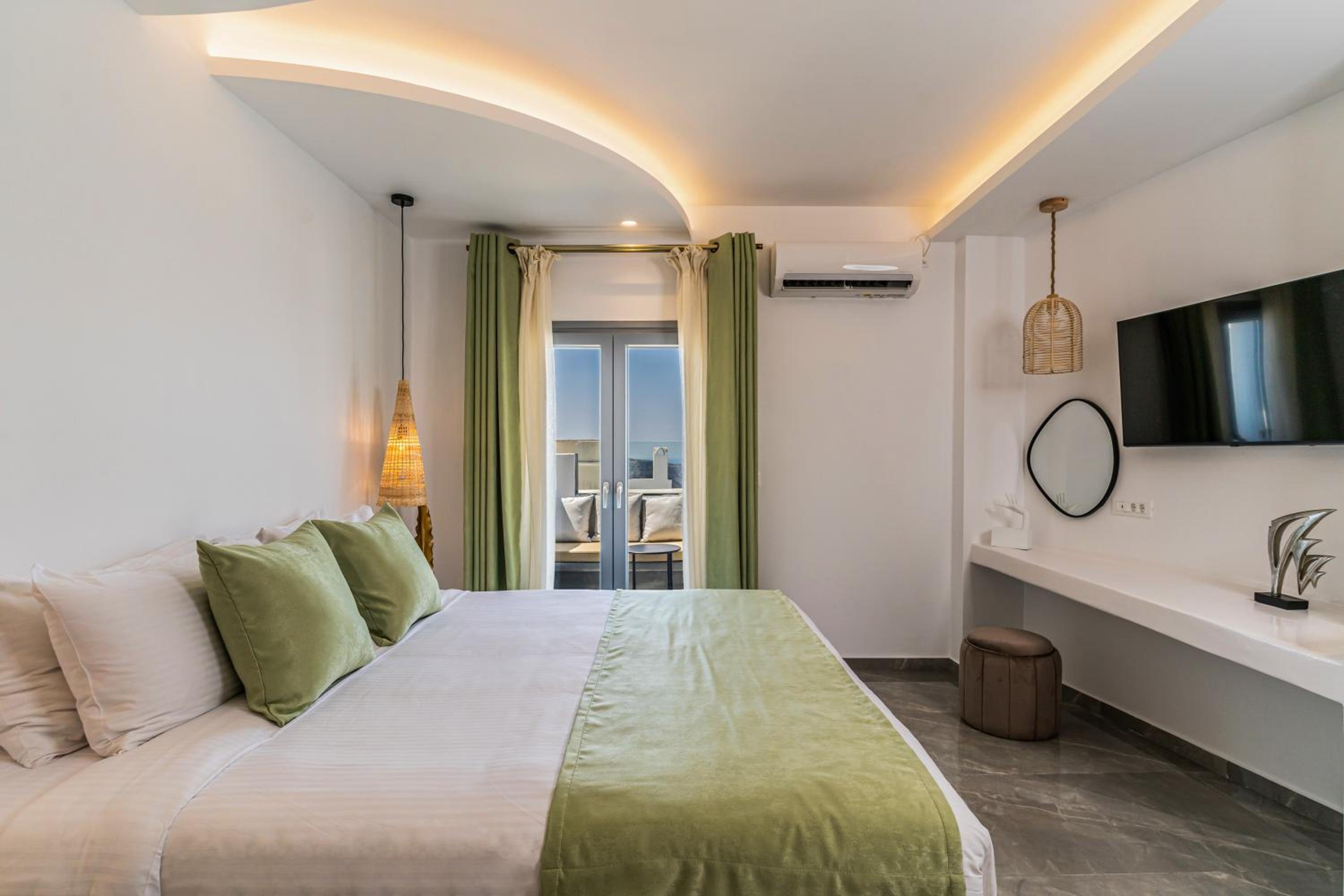 Superior Suite with private outdoor jetted tub and sea view - Photo 2