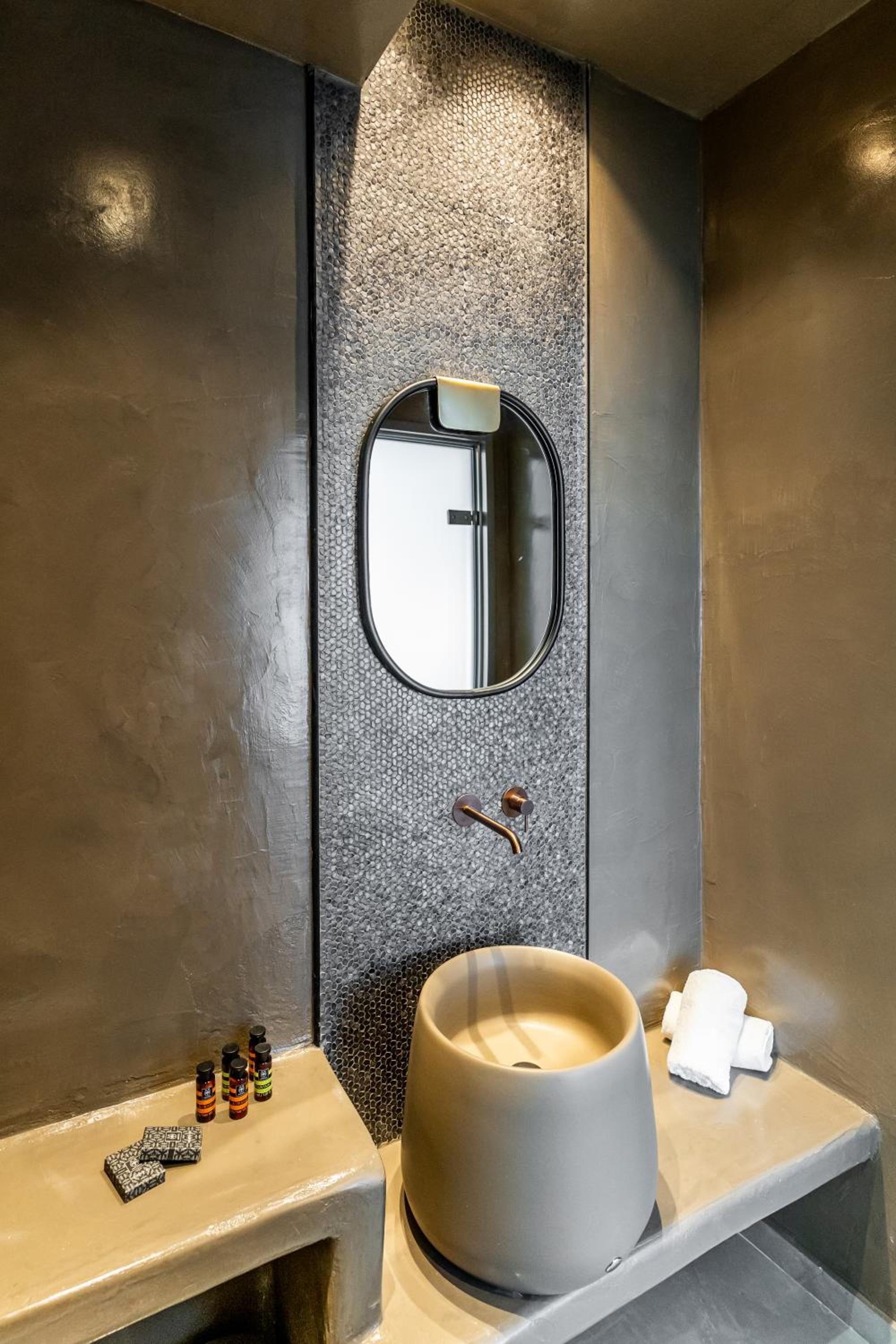 Superior Suite with private outdoor jetted tub and sea view - Photo 5