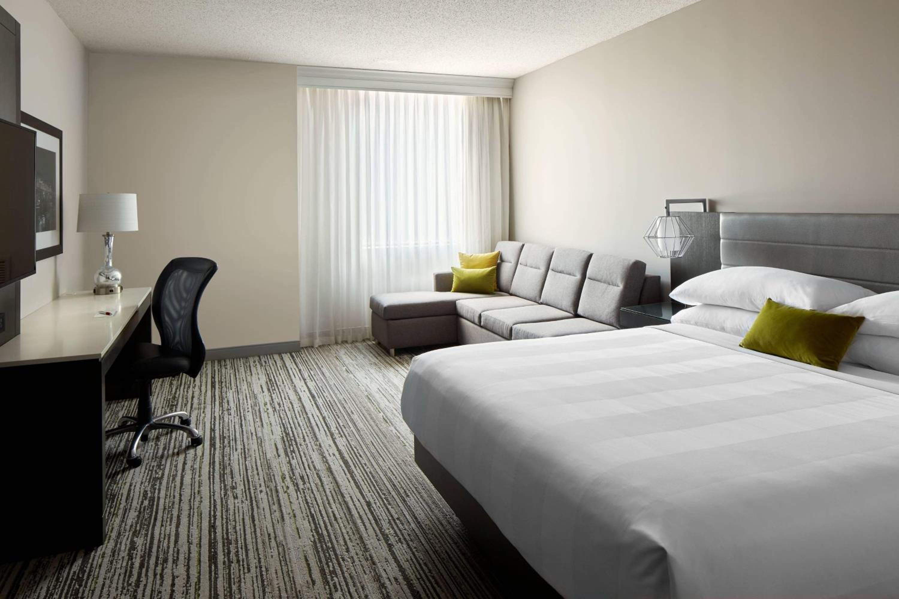 Newly Renovated, Guest room, 1 King, Sofa bed - Photo 1