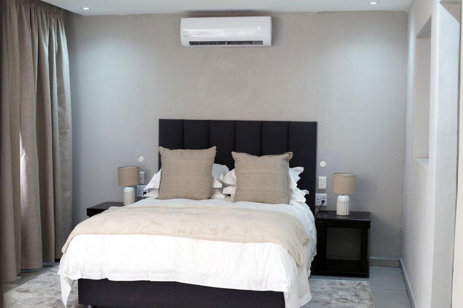 Deluxe Double Room (2 Adults + 1 Child)