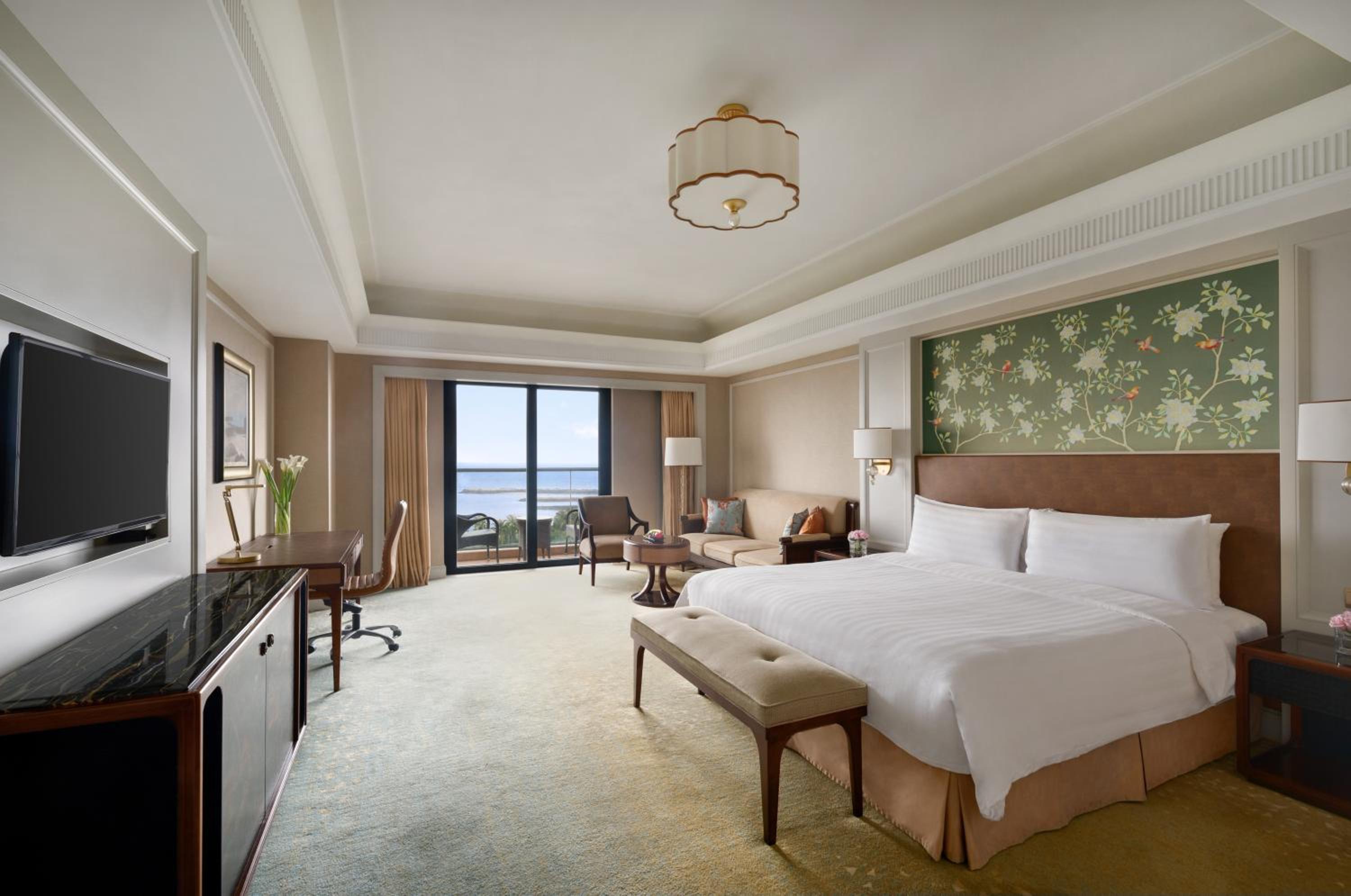 Deluxe Room with 1 kingsize bed, Ocean front