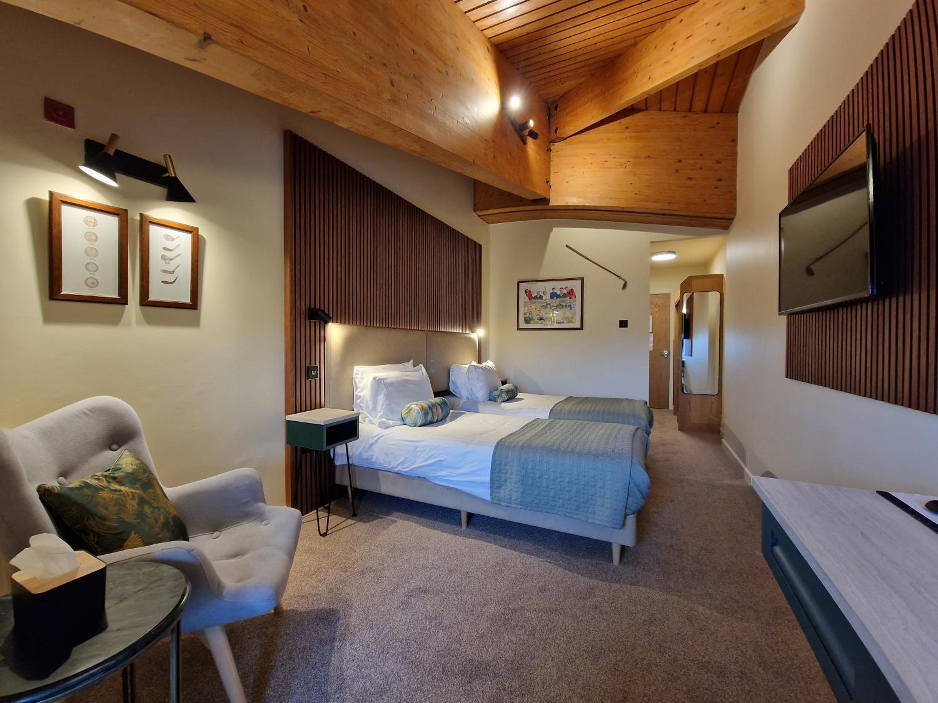 Twin Room with Private Bathroom