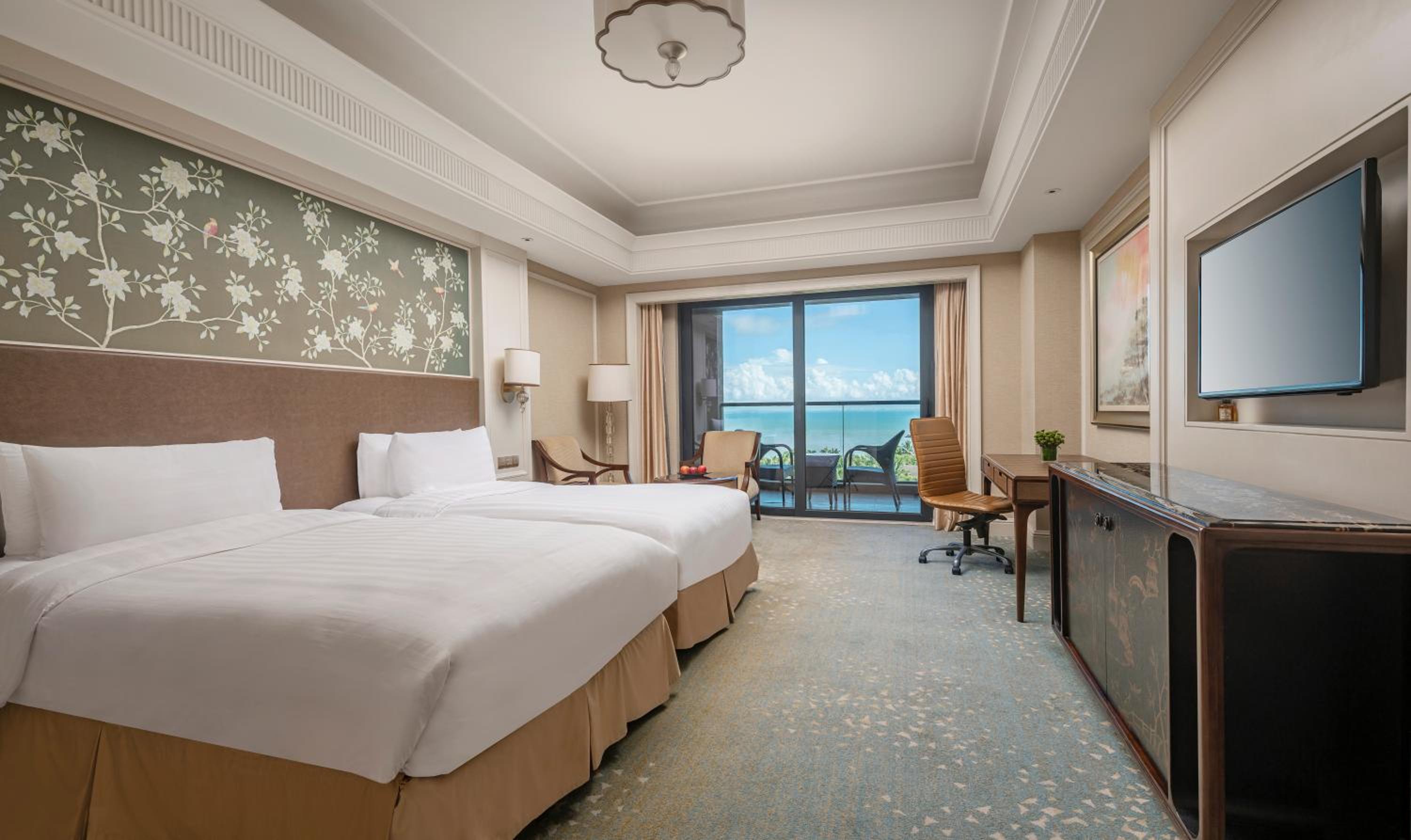 Deluxe Room with 2 single beds, Ocean front  photo 3