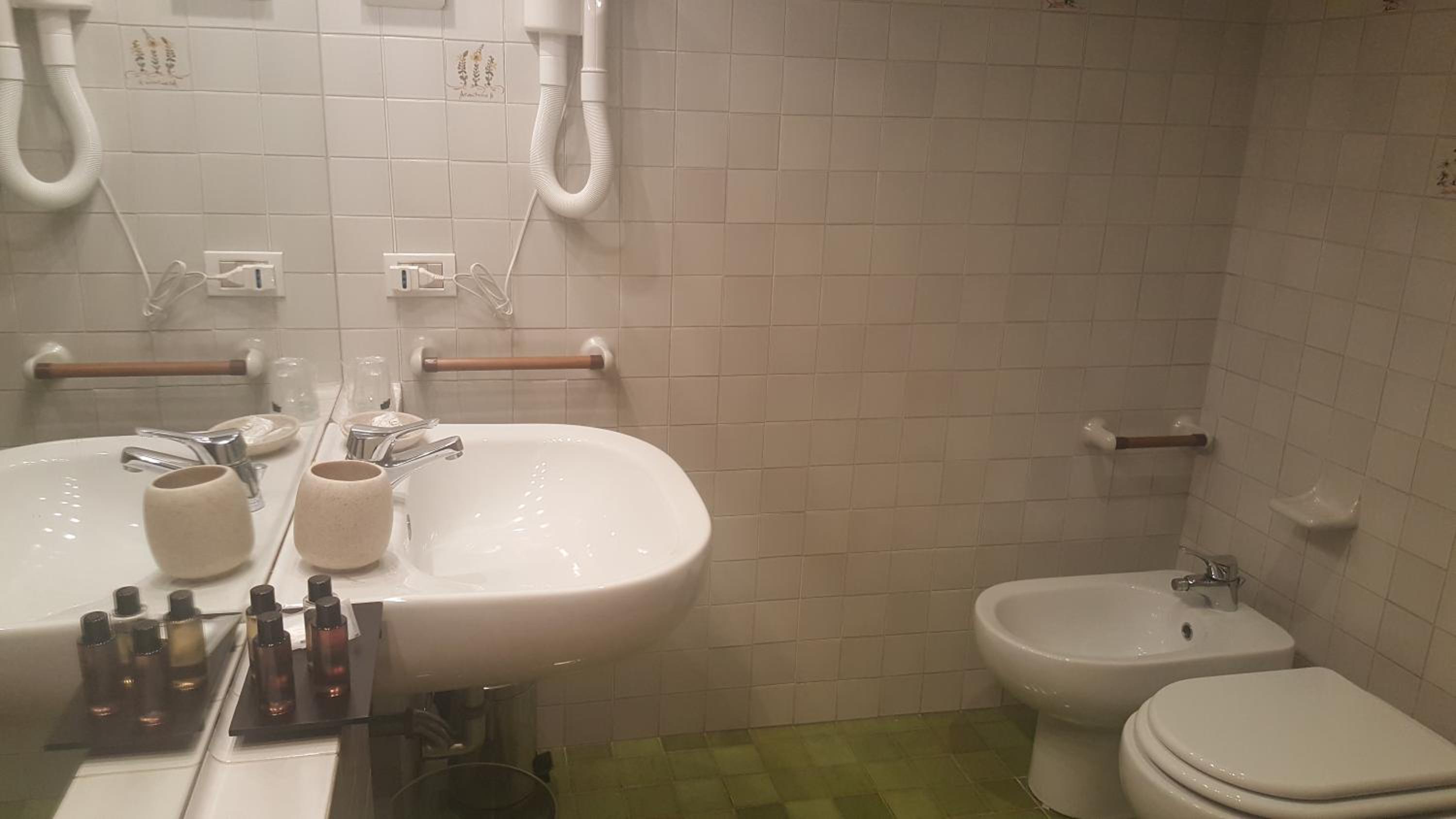 Double or Twin Room with Garden View photo 3
