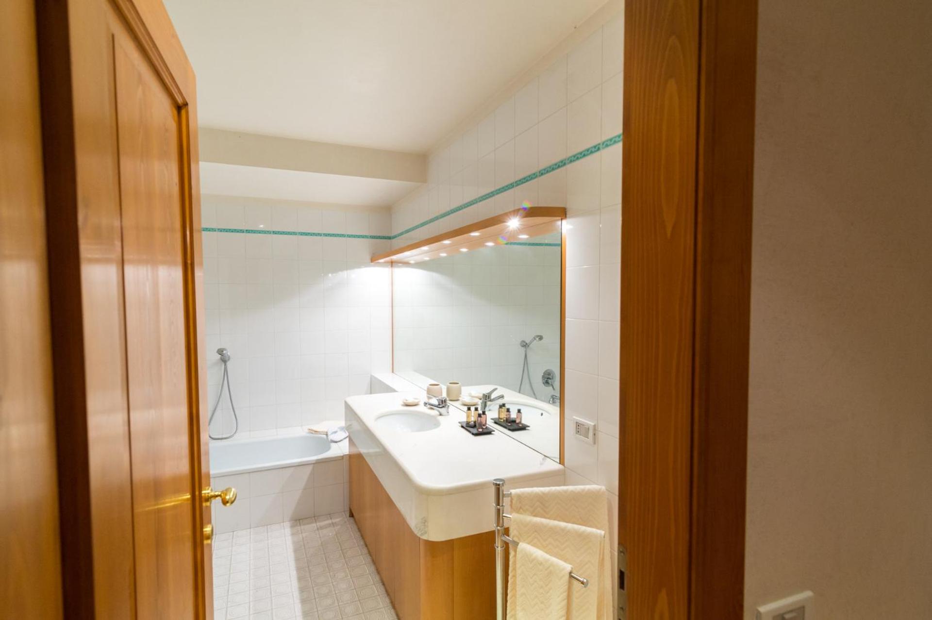 Superior Twin Room with Garden View photo 3