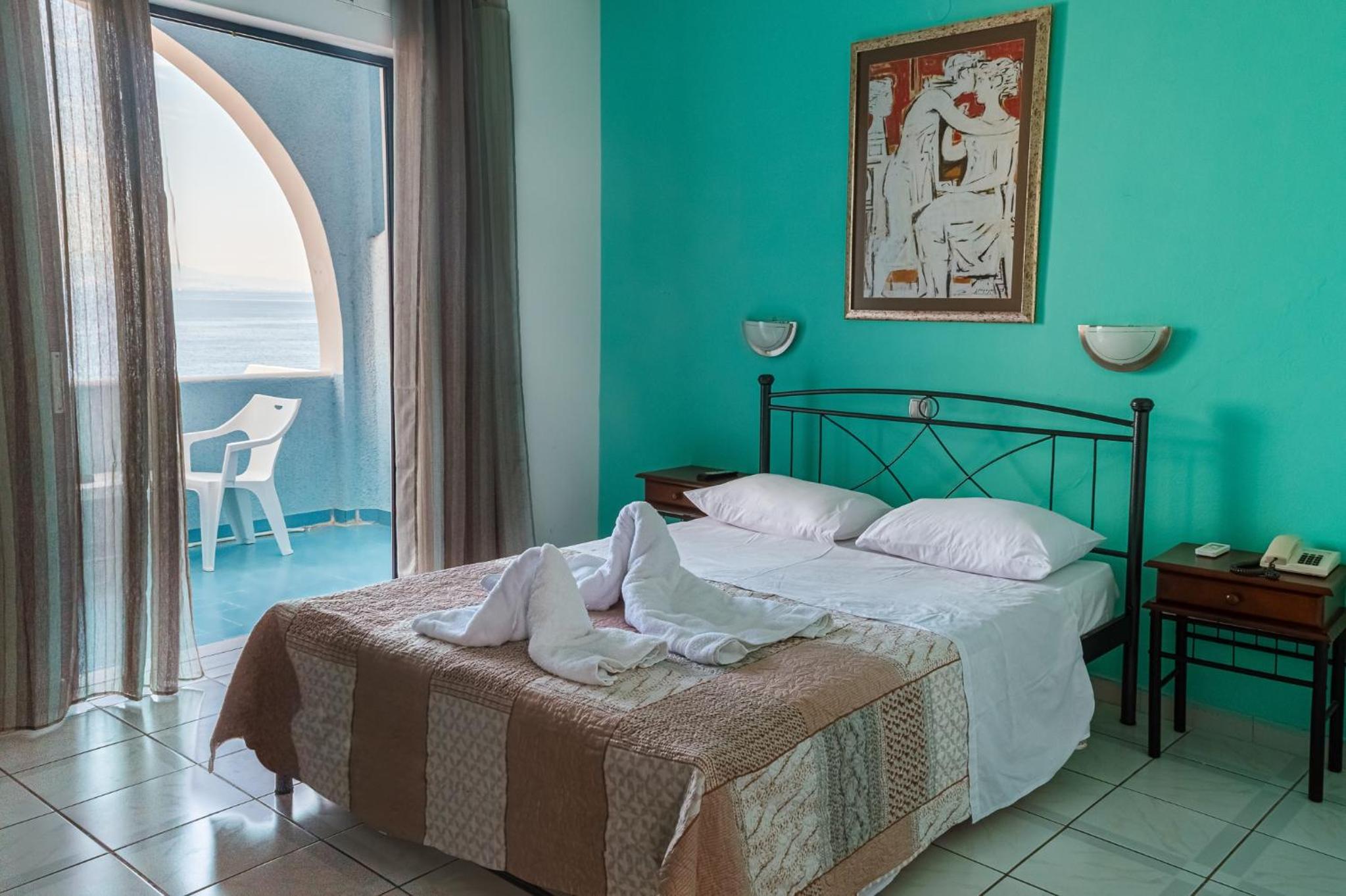 Family Room with Sea View photo 2