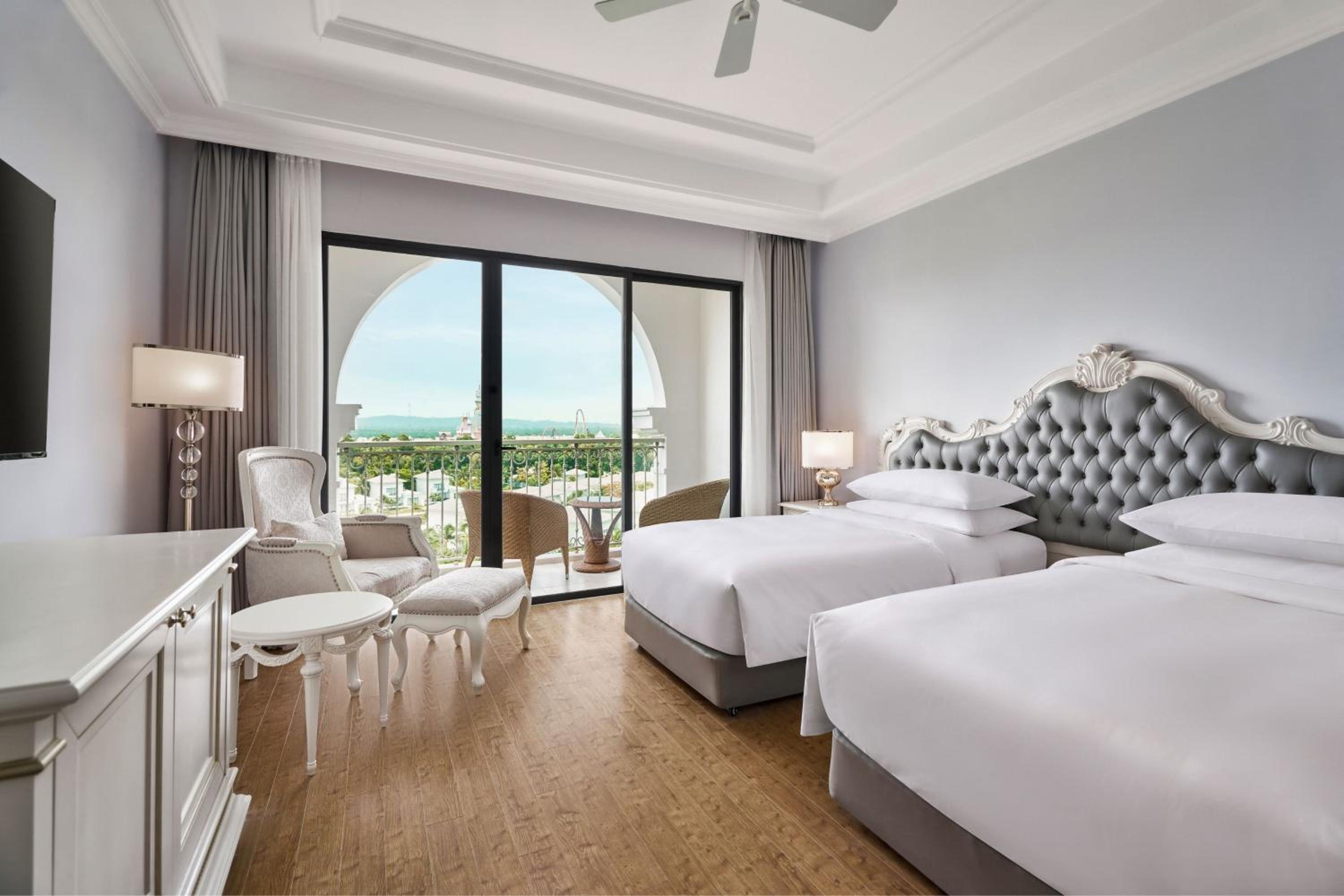 Deluxe Twin Room with Garden View and Balcony