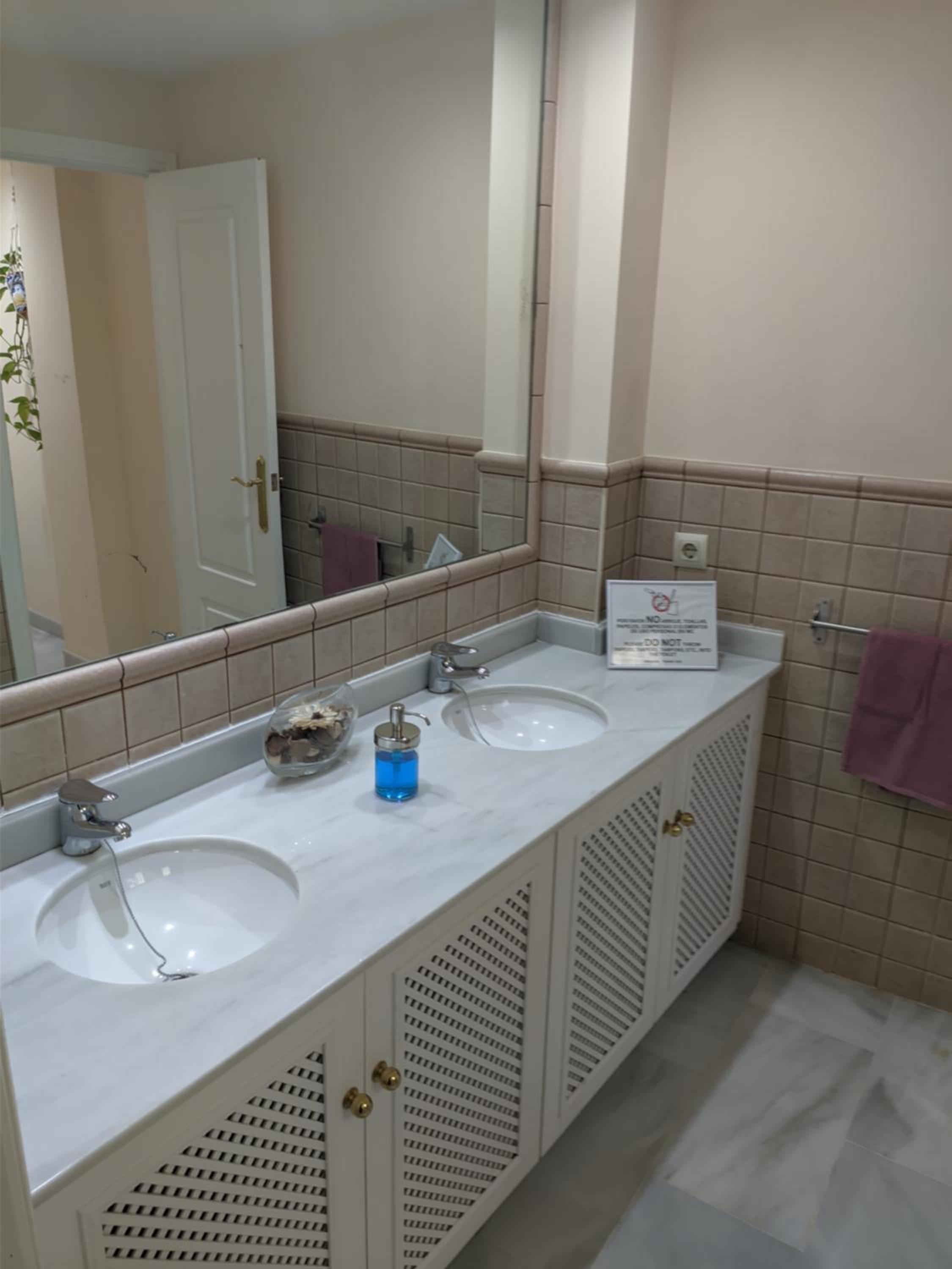 Two-Bedroom Apartment - Photo 9