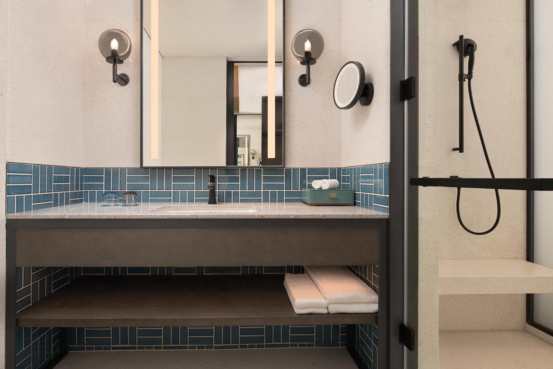Premium Double Room with Two Double Beds - High Floor photo 2