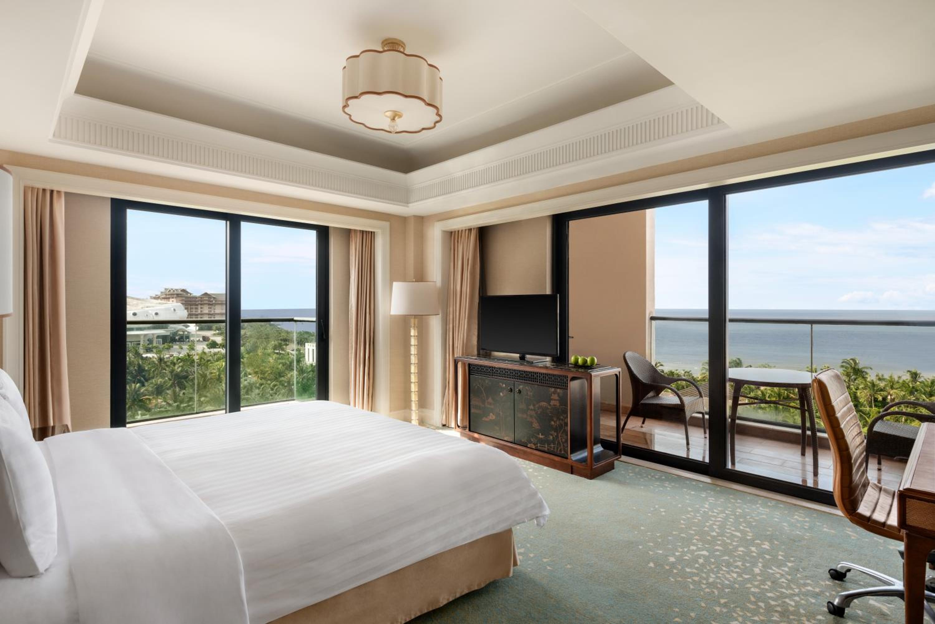 Junior Suite with 1 kingsize bed, Ocean view