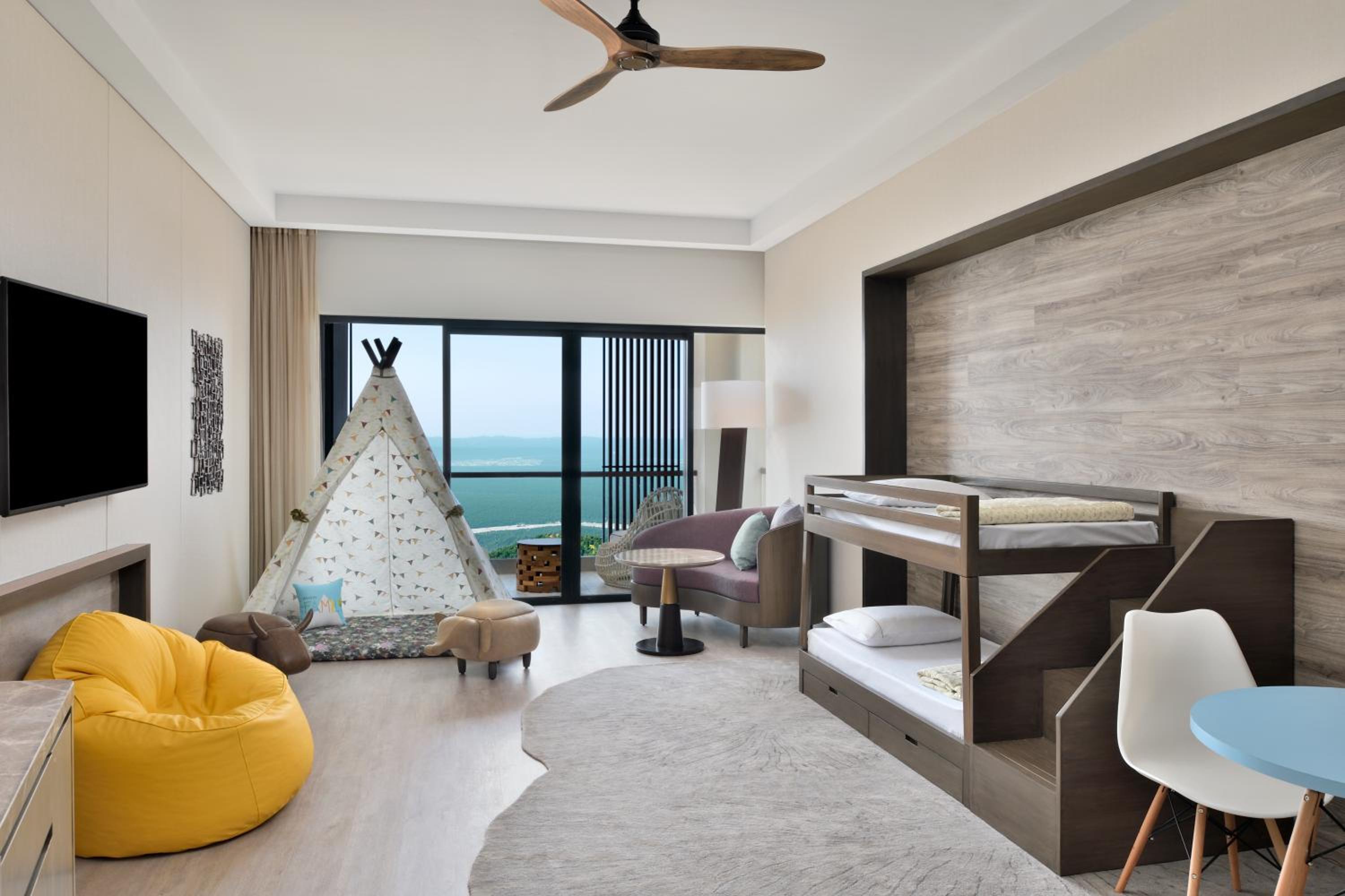 Family Room with Balcony and Mountain View | INR 1,500 wellness credit per day (non-cumulative), redeemable against Spa therapy or at Hakuna Matata (the gaming zone) - Photo 3