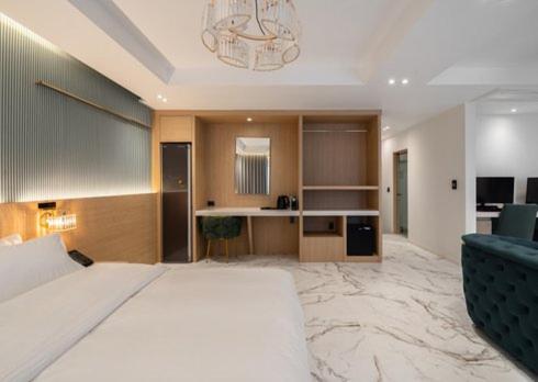 Main Building - Premium Double Room photo 2