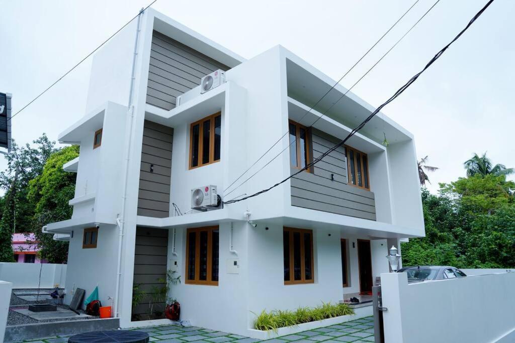 Three-Bedroom Villa photo 2