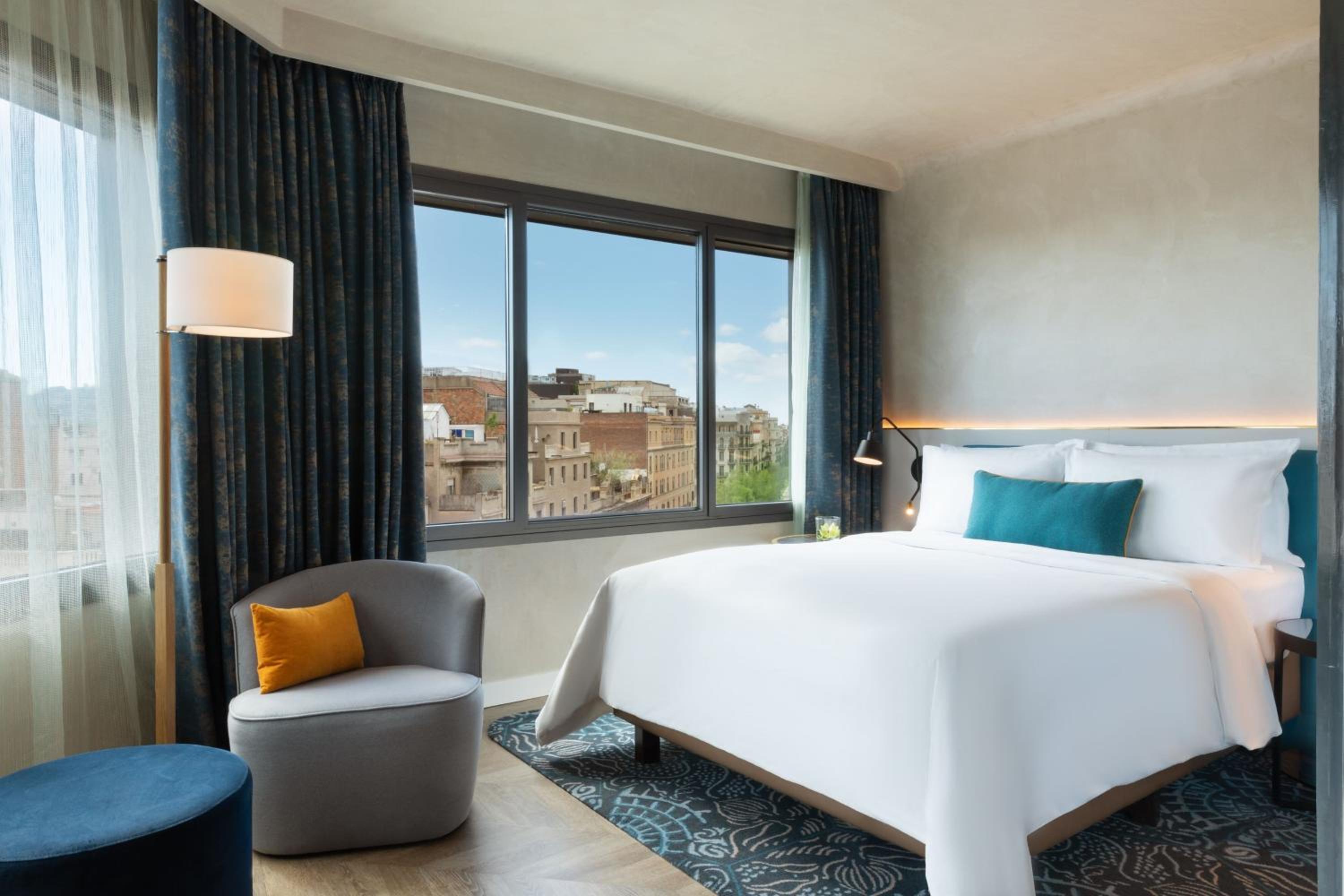 Prestige Corner Room