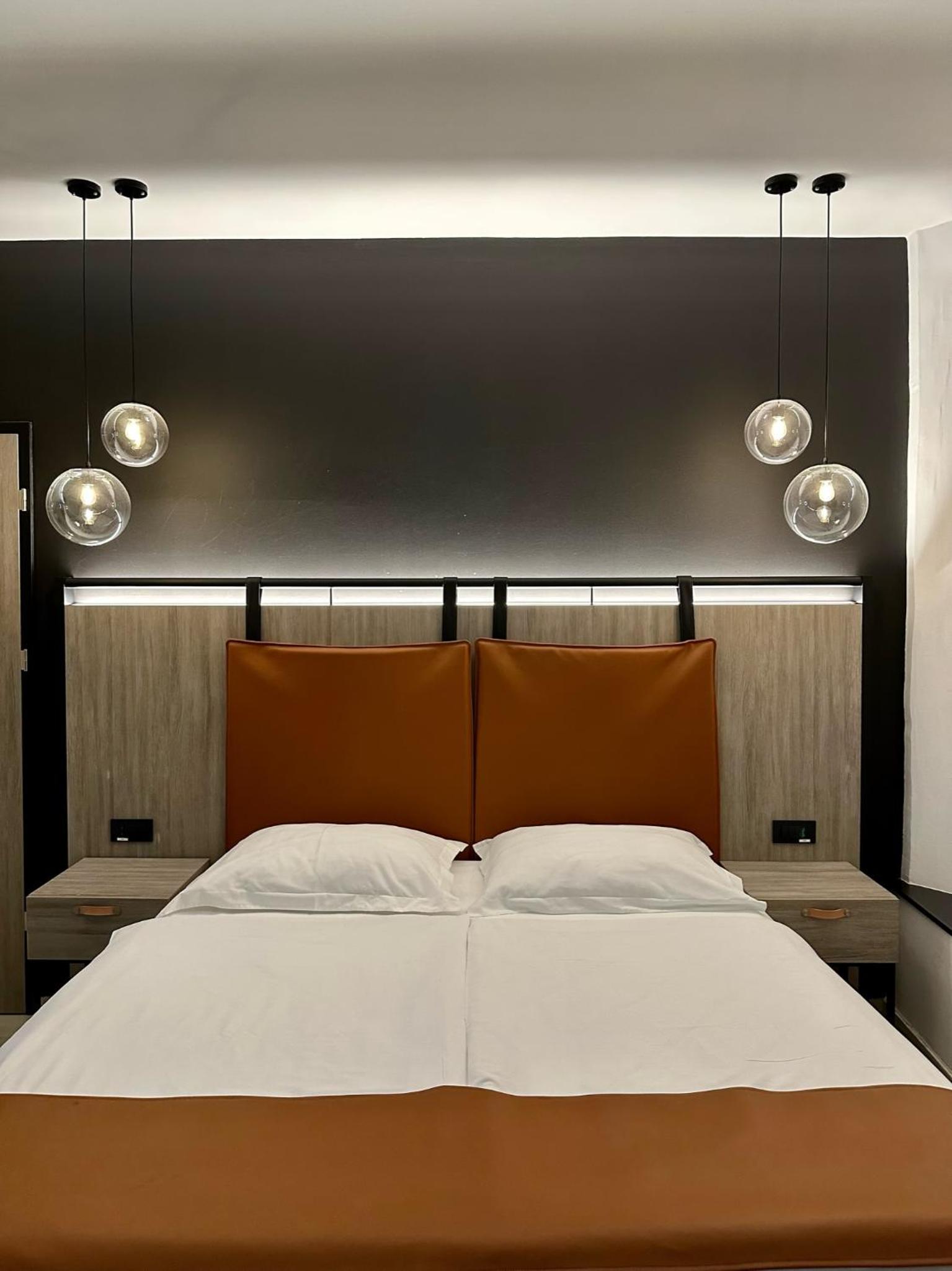 Double Room with Patio - Photo 6