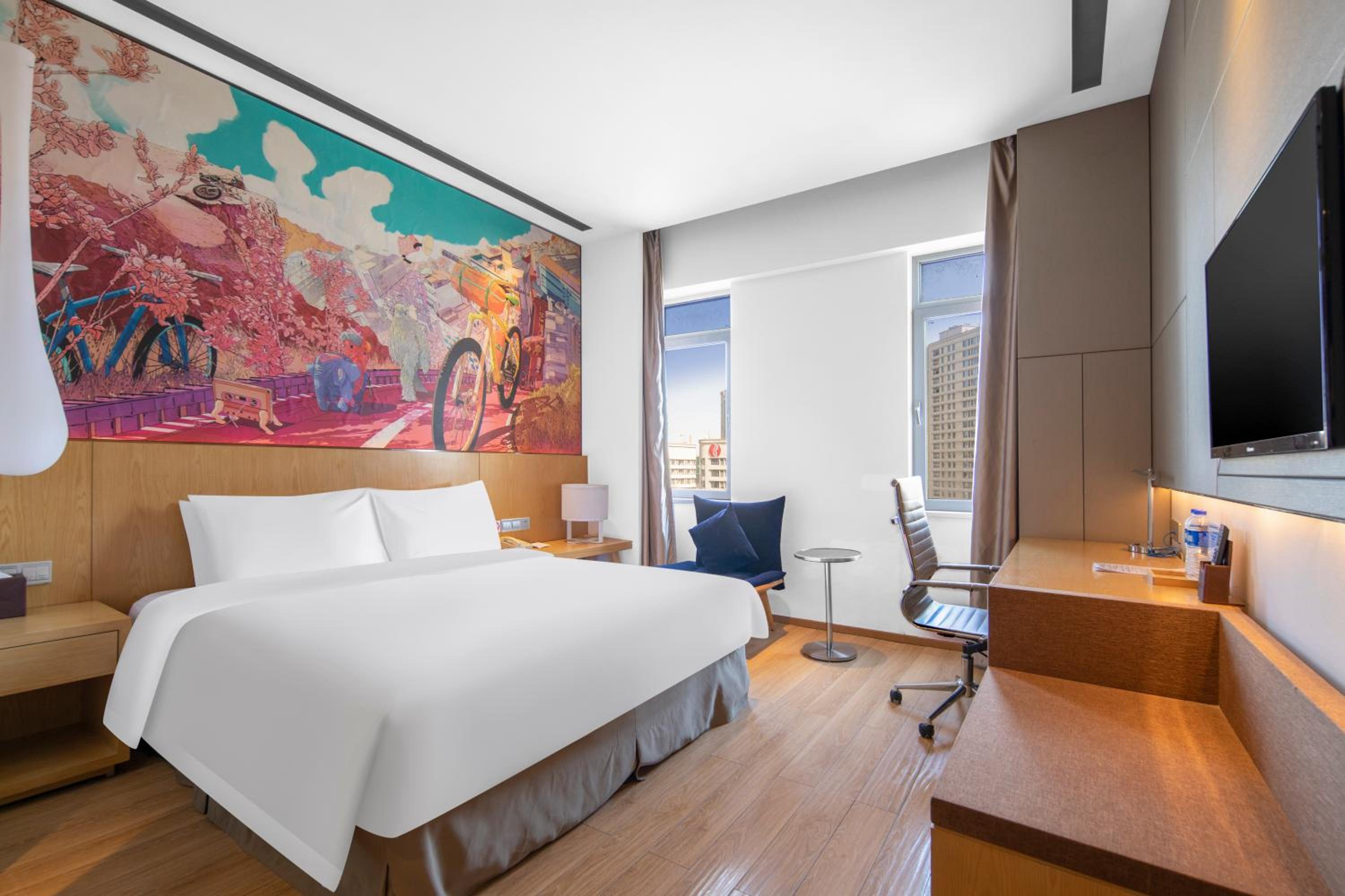 Deluxe King Room photo 1