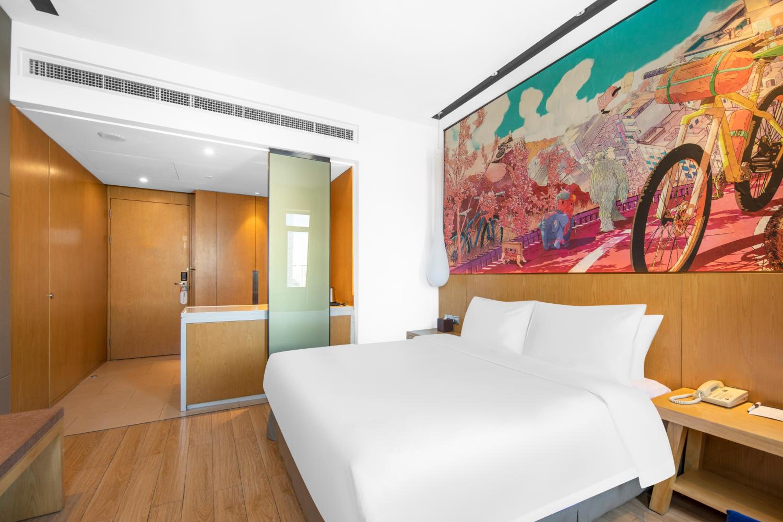 Deluxe King Room photo 2
