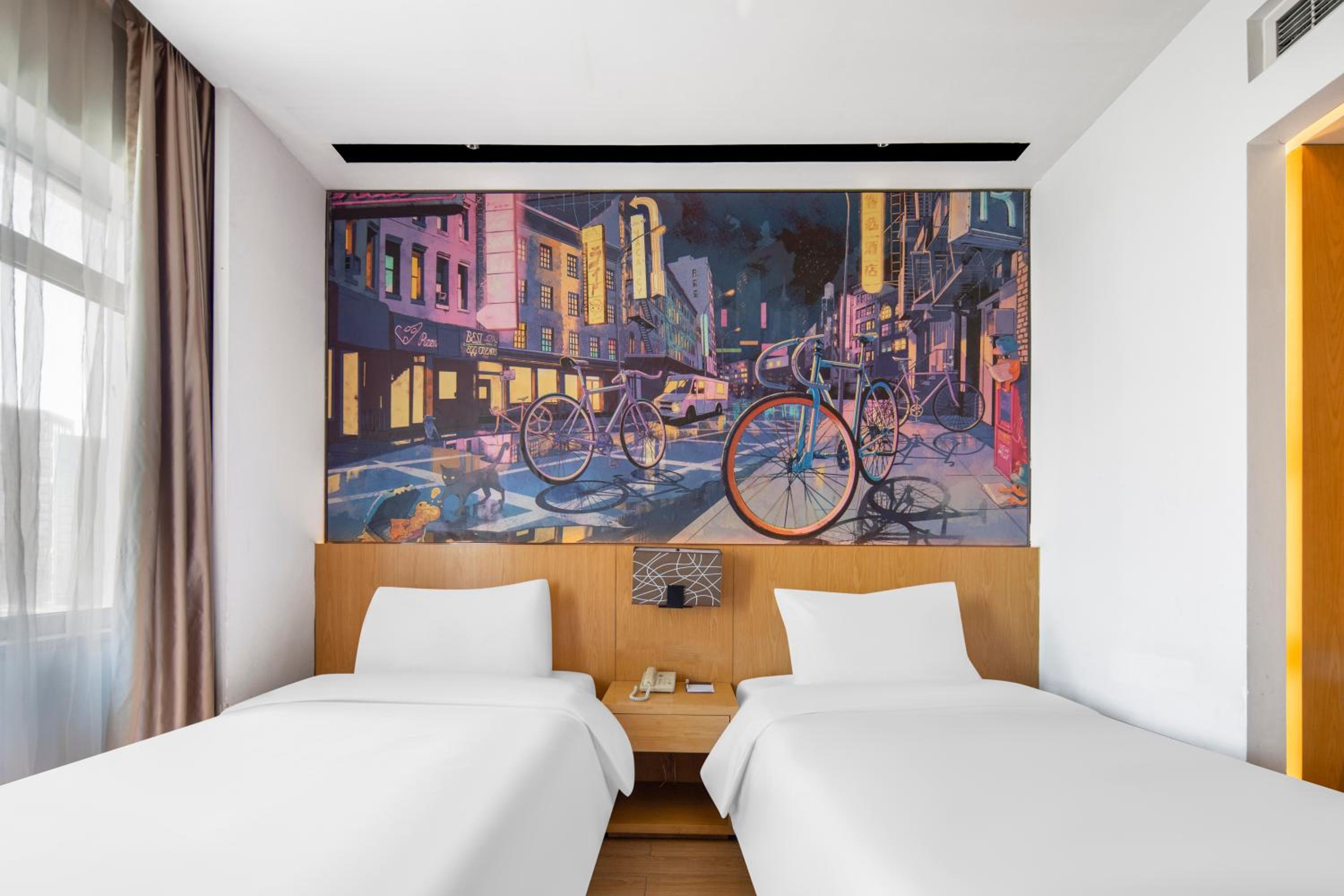 Deluxe Twin Room photo 3