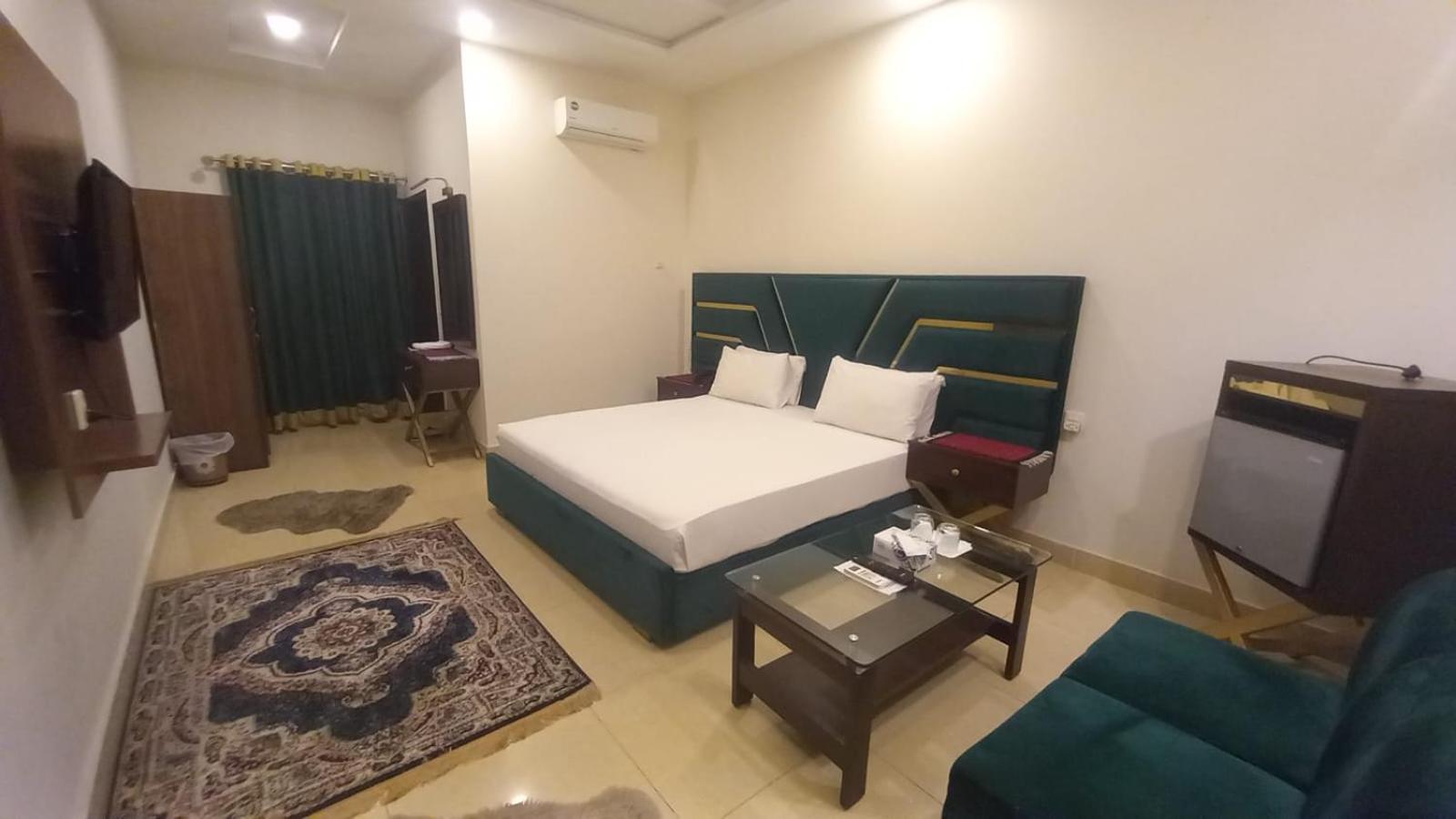Deluxe Single Room