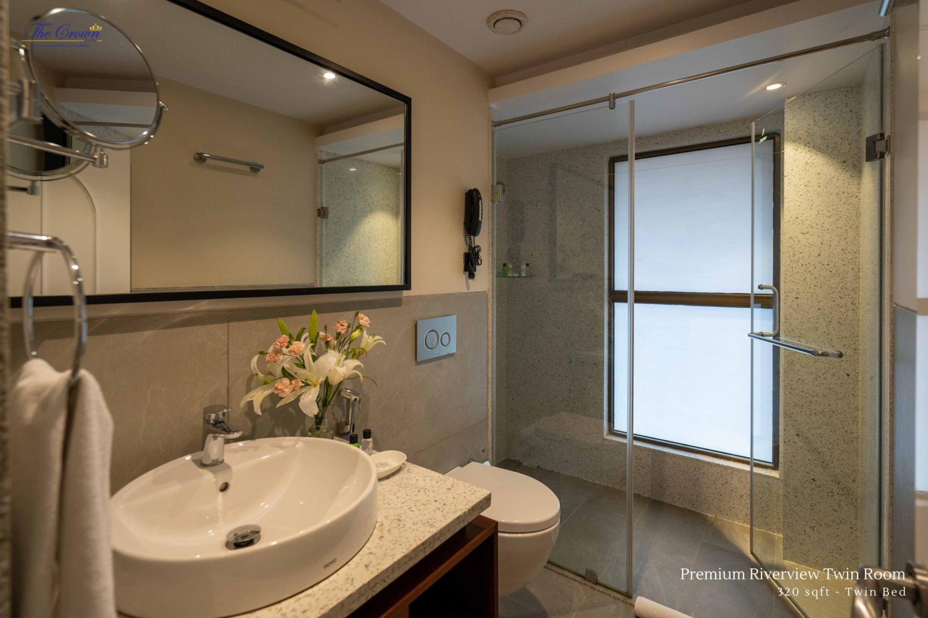 Premium Riverview Twin Room - Photo 2