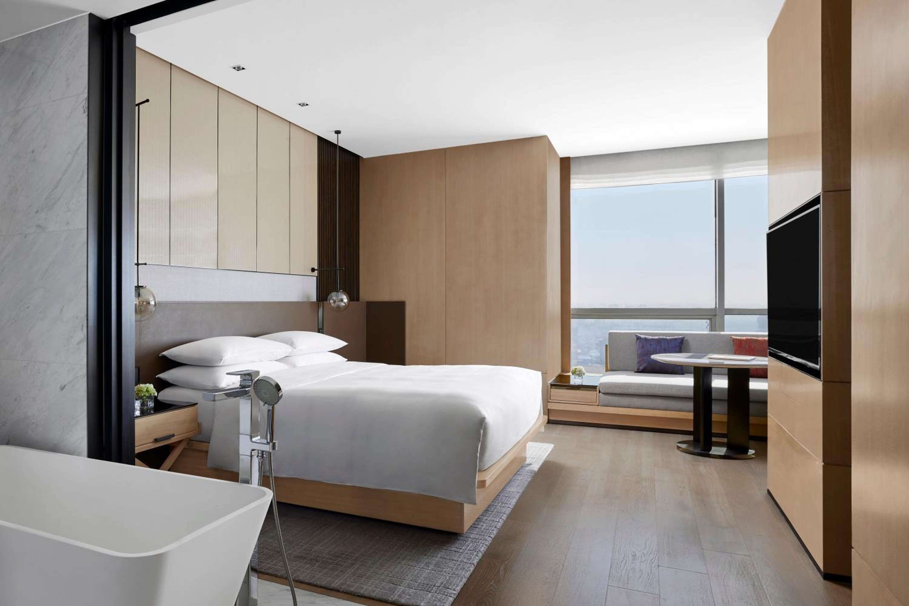 Premier King Room with 1 King, City view