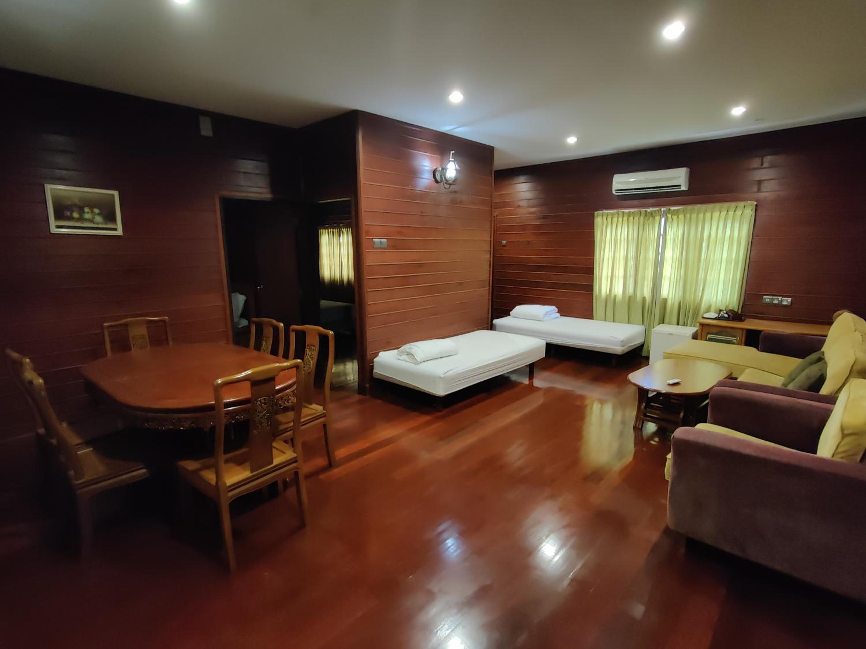 Seraya Suite (2 bedrooms+ 1 living hall) (2Queen +2Single) photo 2