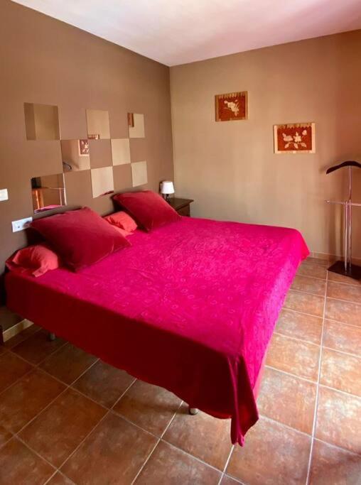 Three-Bedroom House photo 3