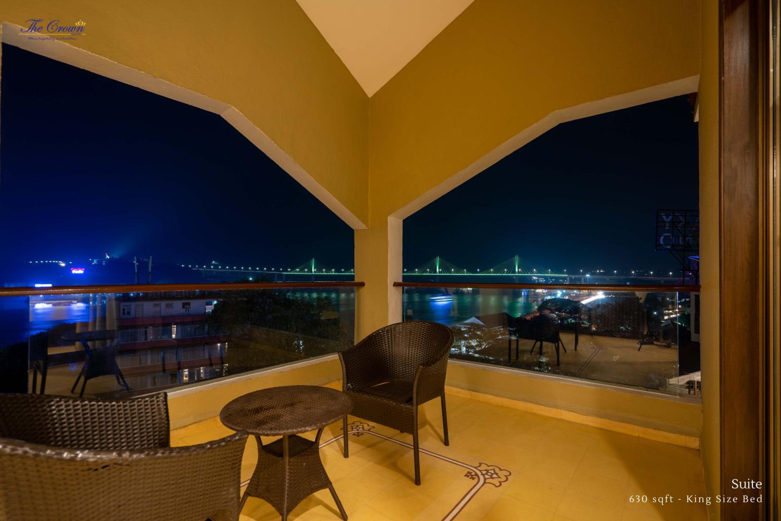 Suite with Balcony - Photo 3