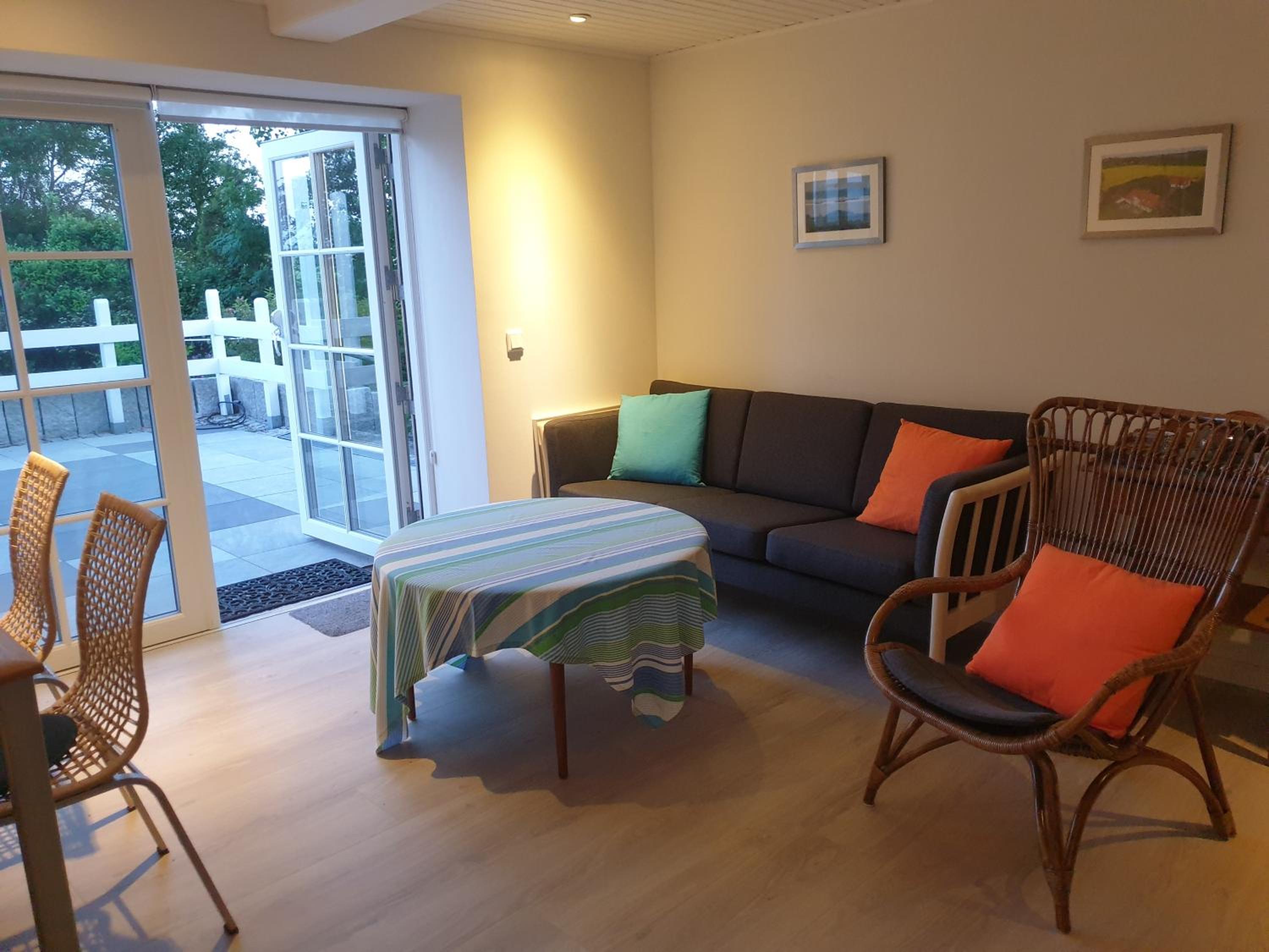 One-Bedroom Apartment with Sea View photo 1