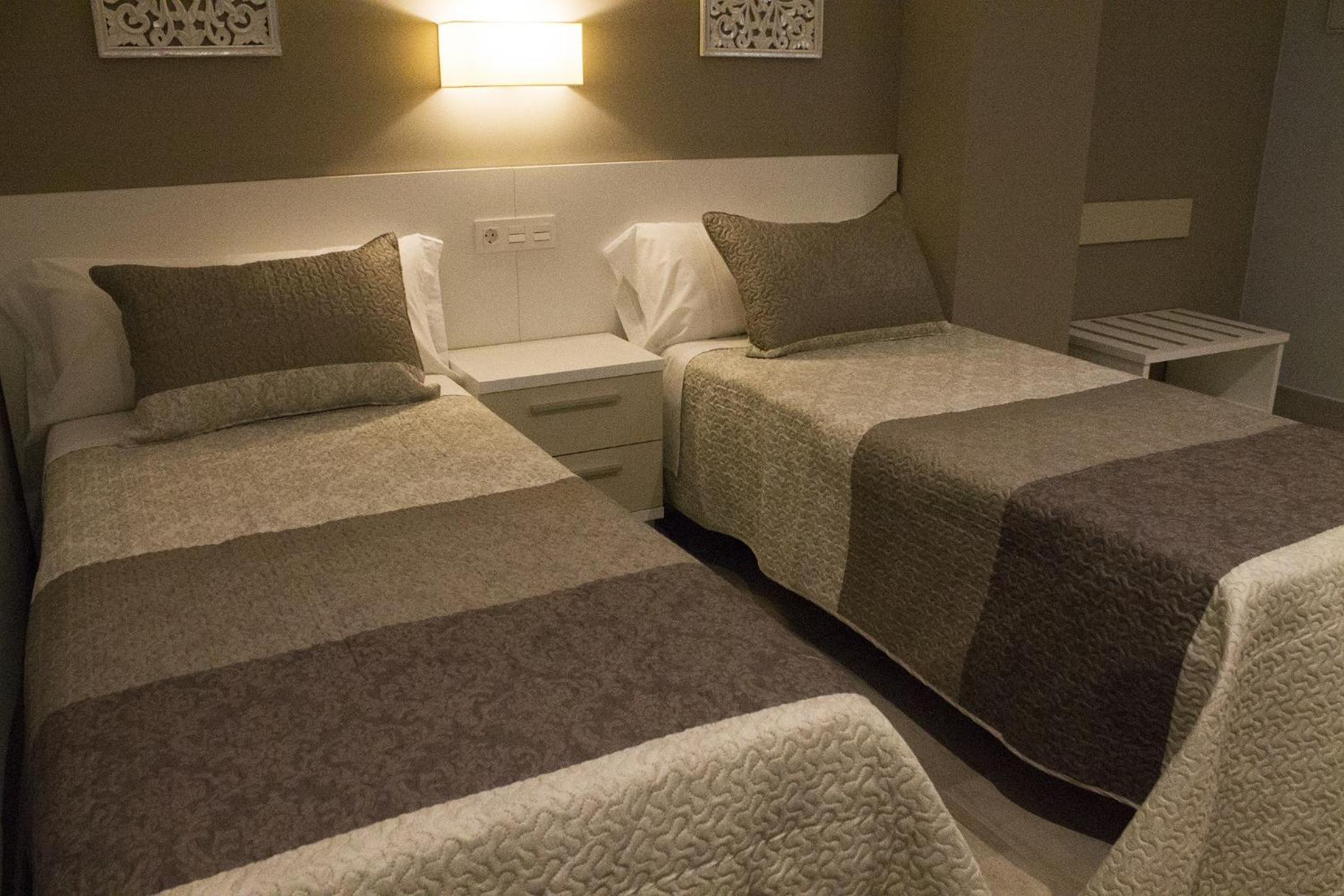 Double Room - Photo 10