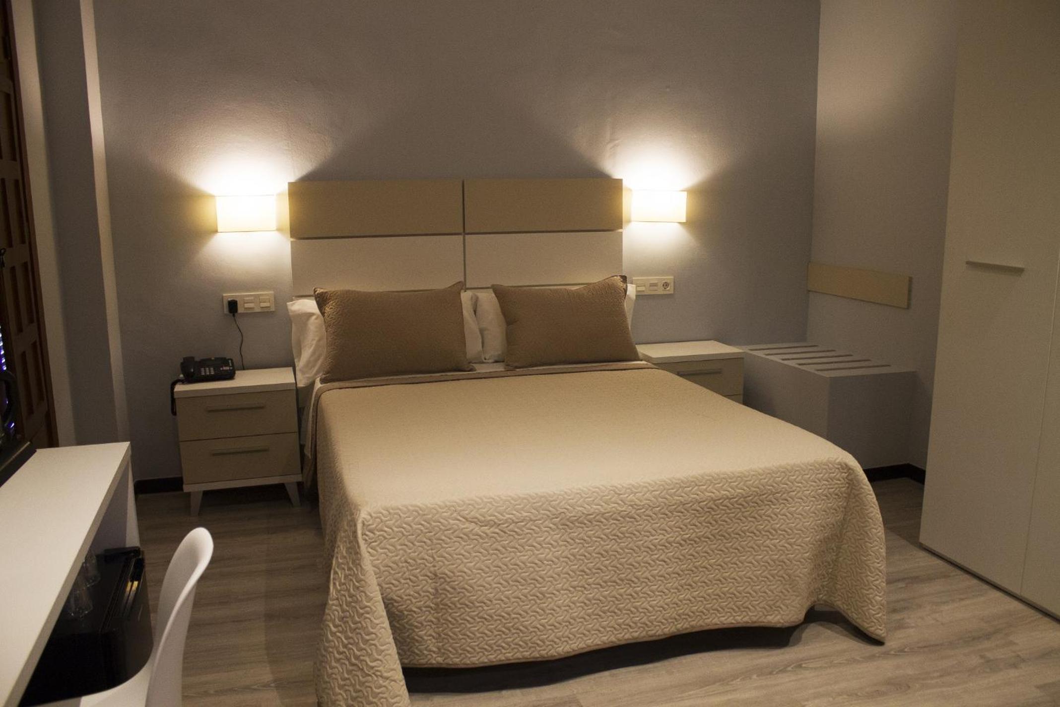 Double Room - Photo 1