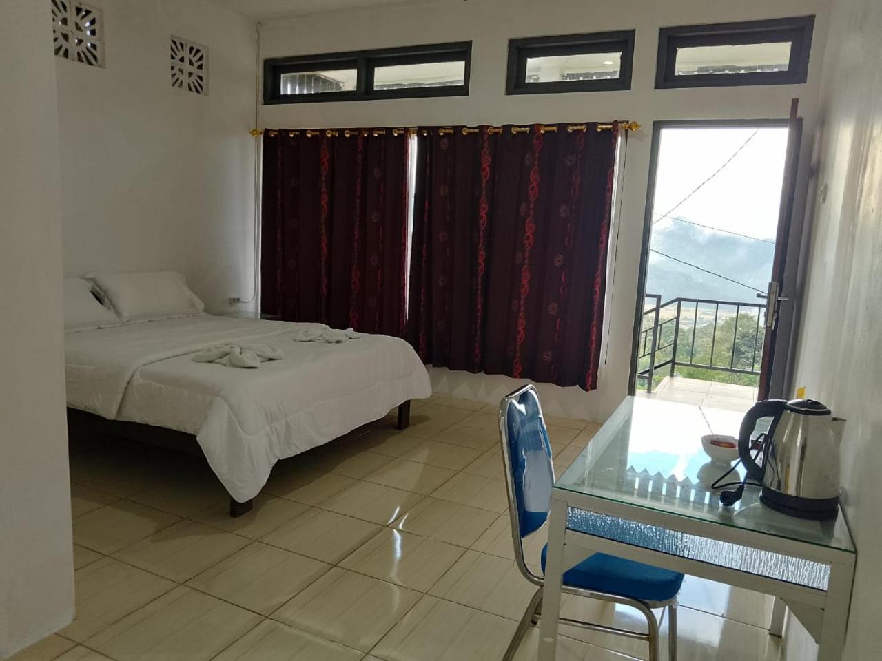King Room With Two King Beds photo 1