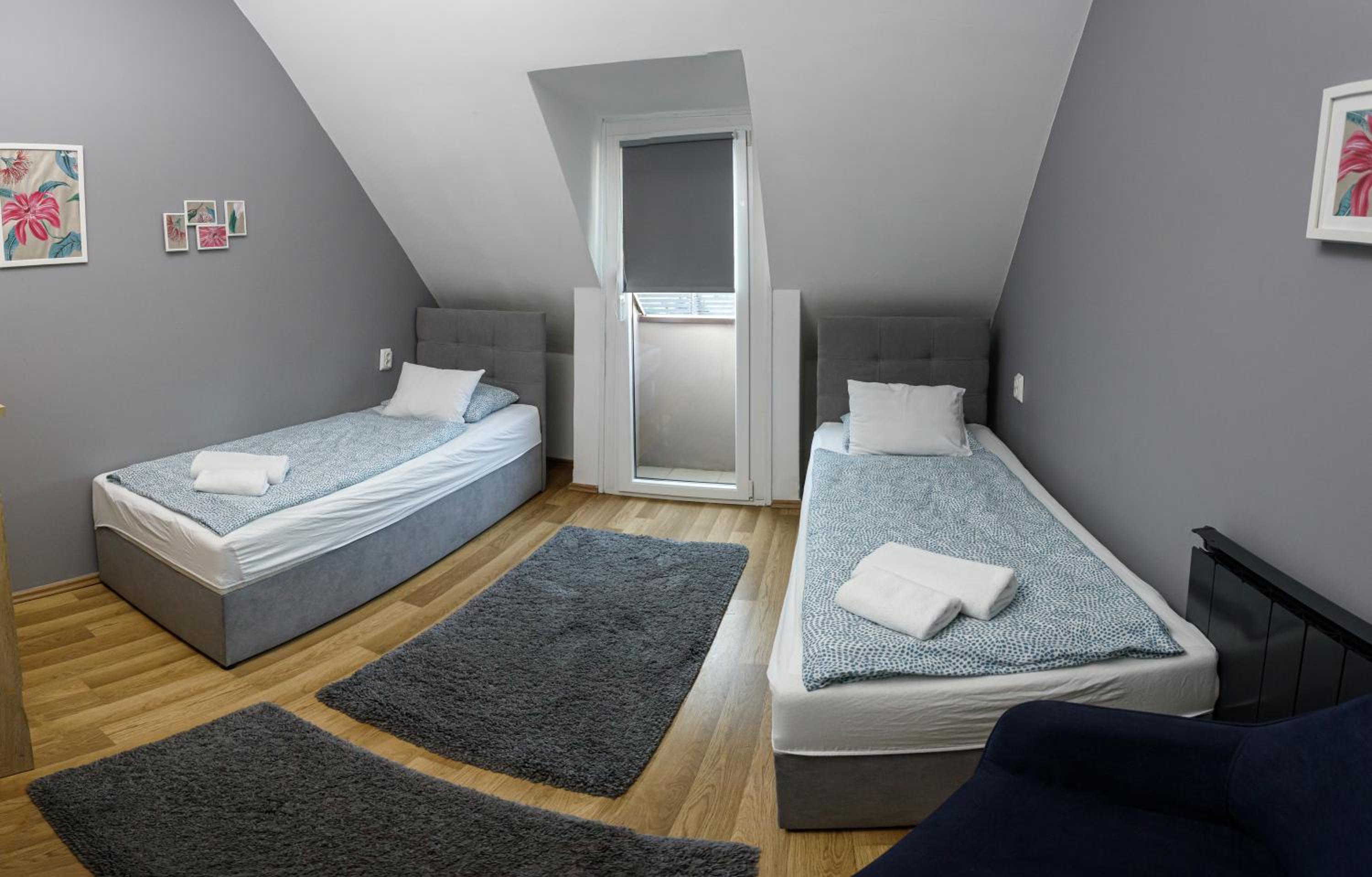 Twin Room with Private Bathroom - Photo 1