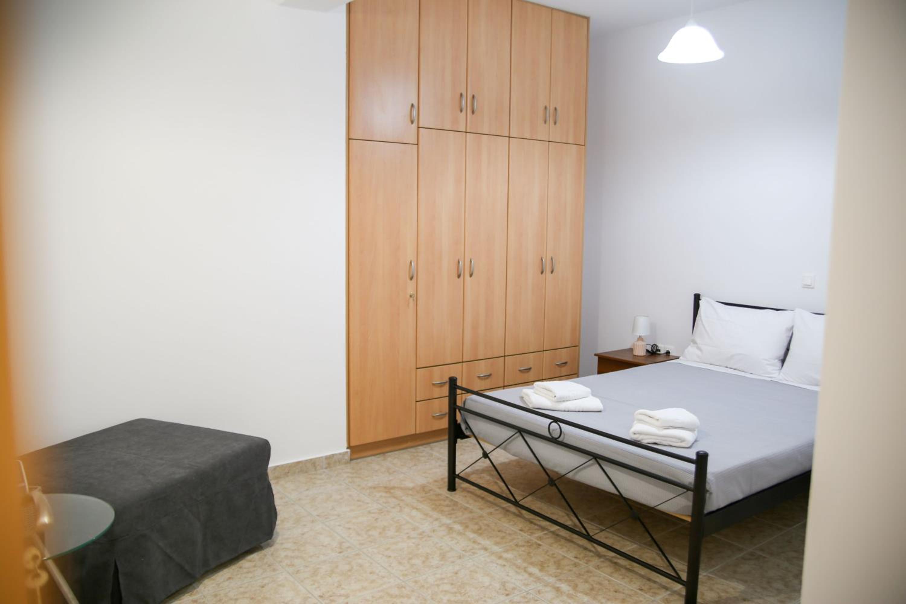 One-Bedroom Apartment photo 1