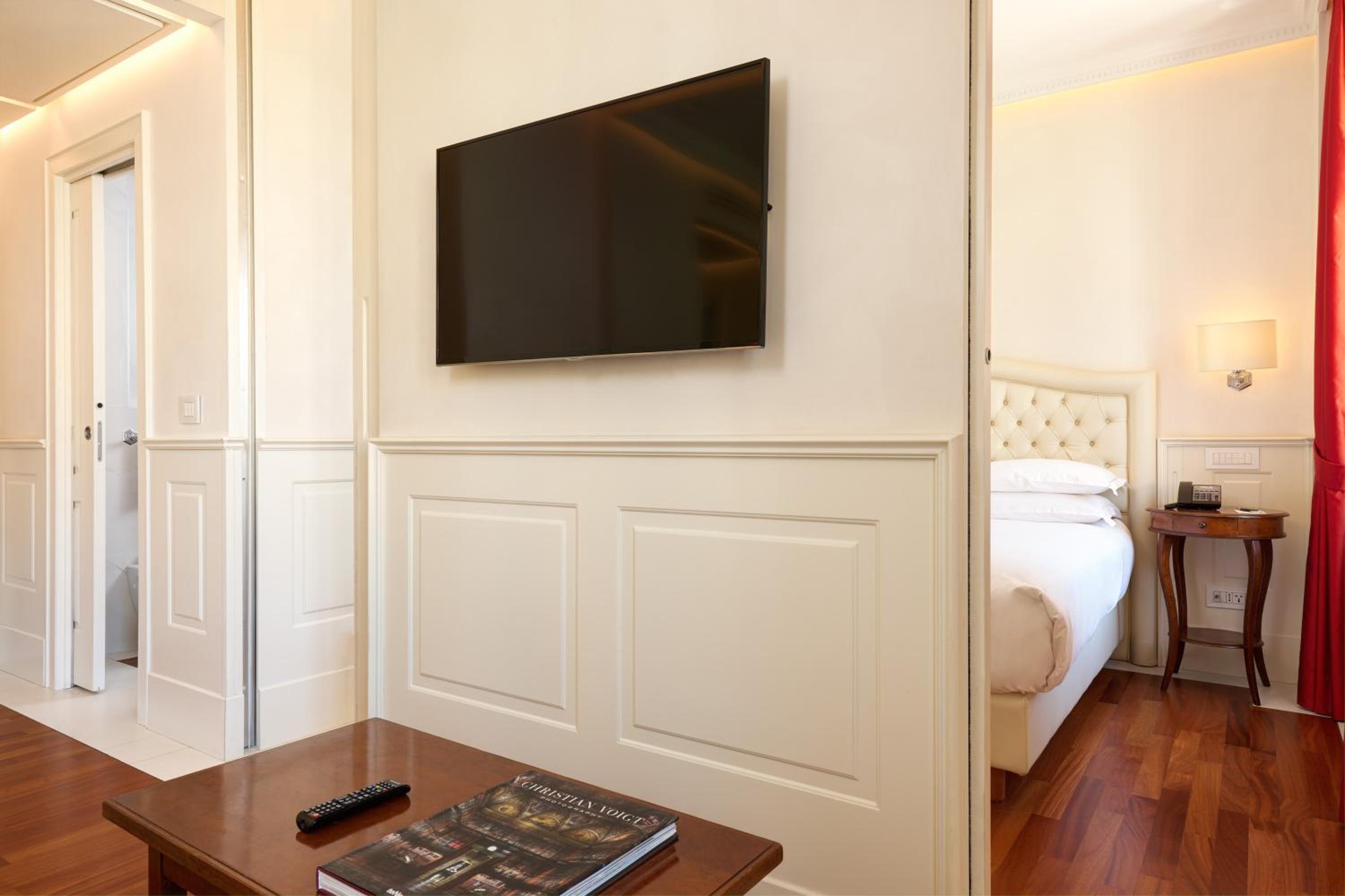 Junior Suite thumbnail 6