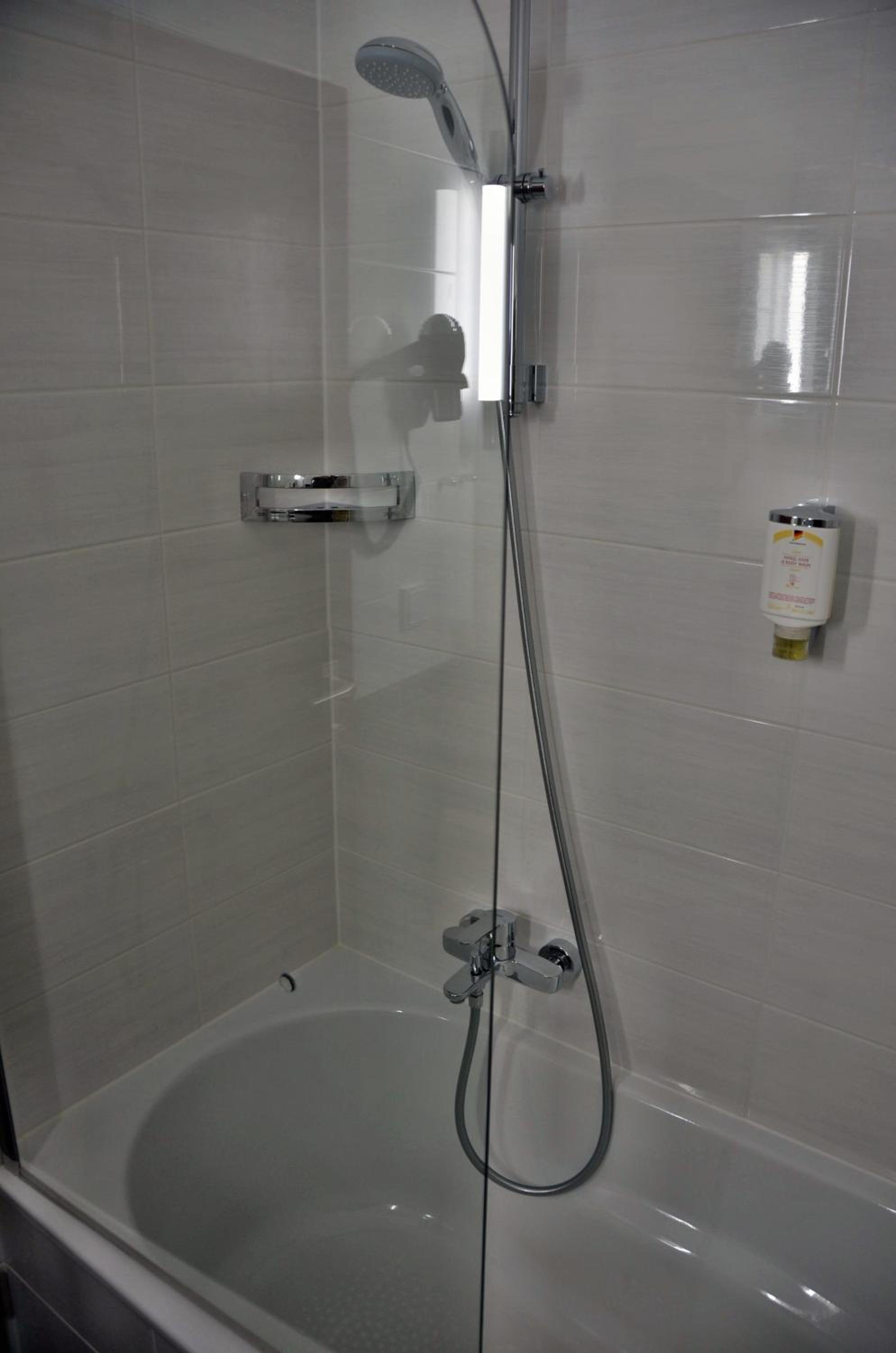 Double or Twin Room with Balcony photo 2