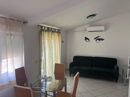 One-Bedroom Apartment with Balcony photo 1