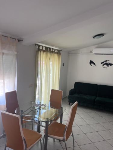 One-Bedroom Apartment with Balcony photo 2