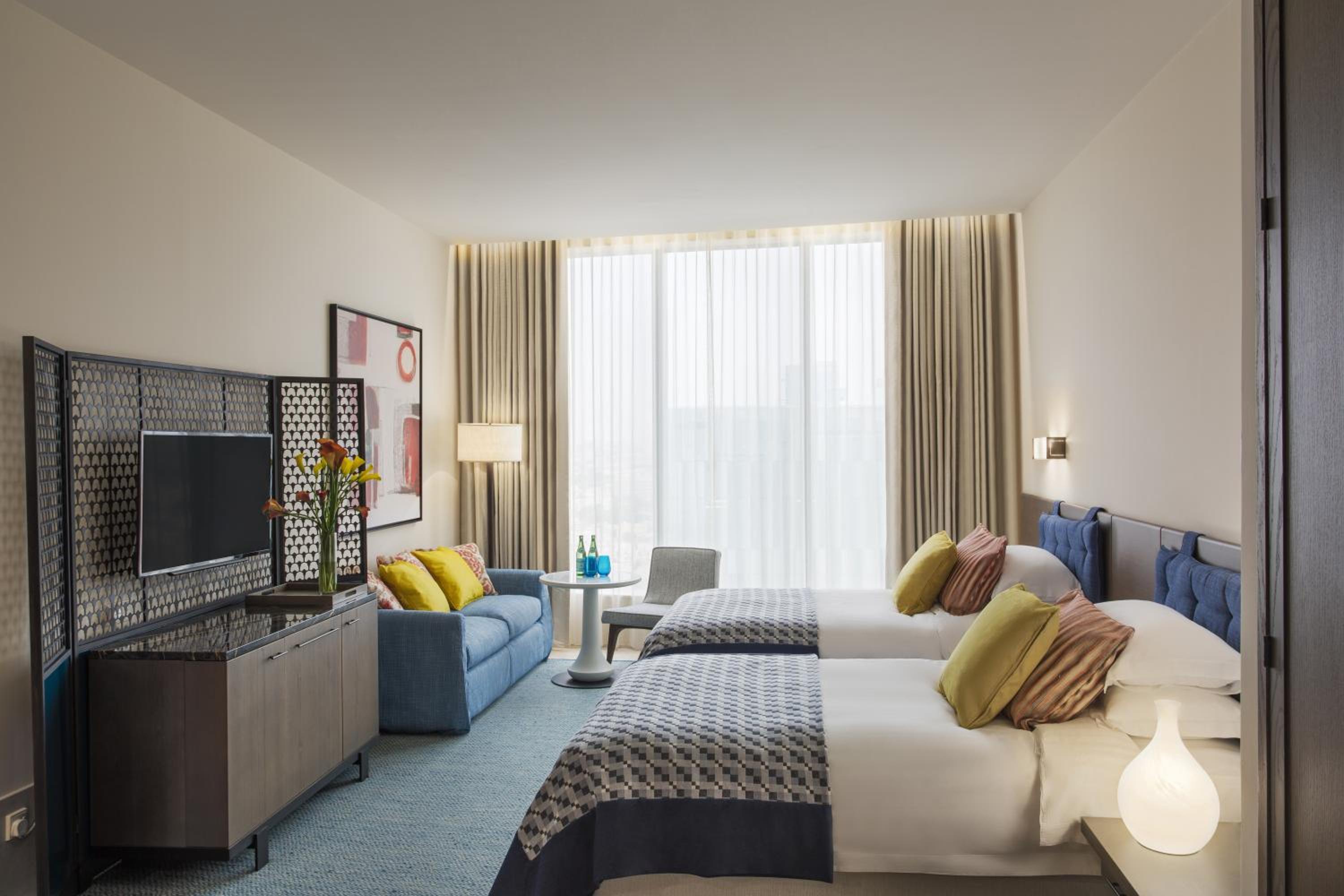 Deluxe Guest room, 2 Twin/Single Bed(s), City view